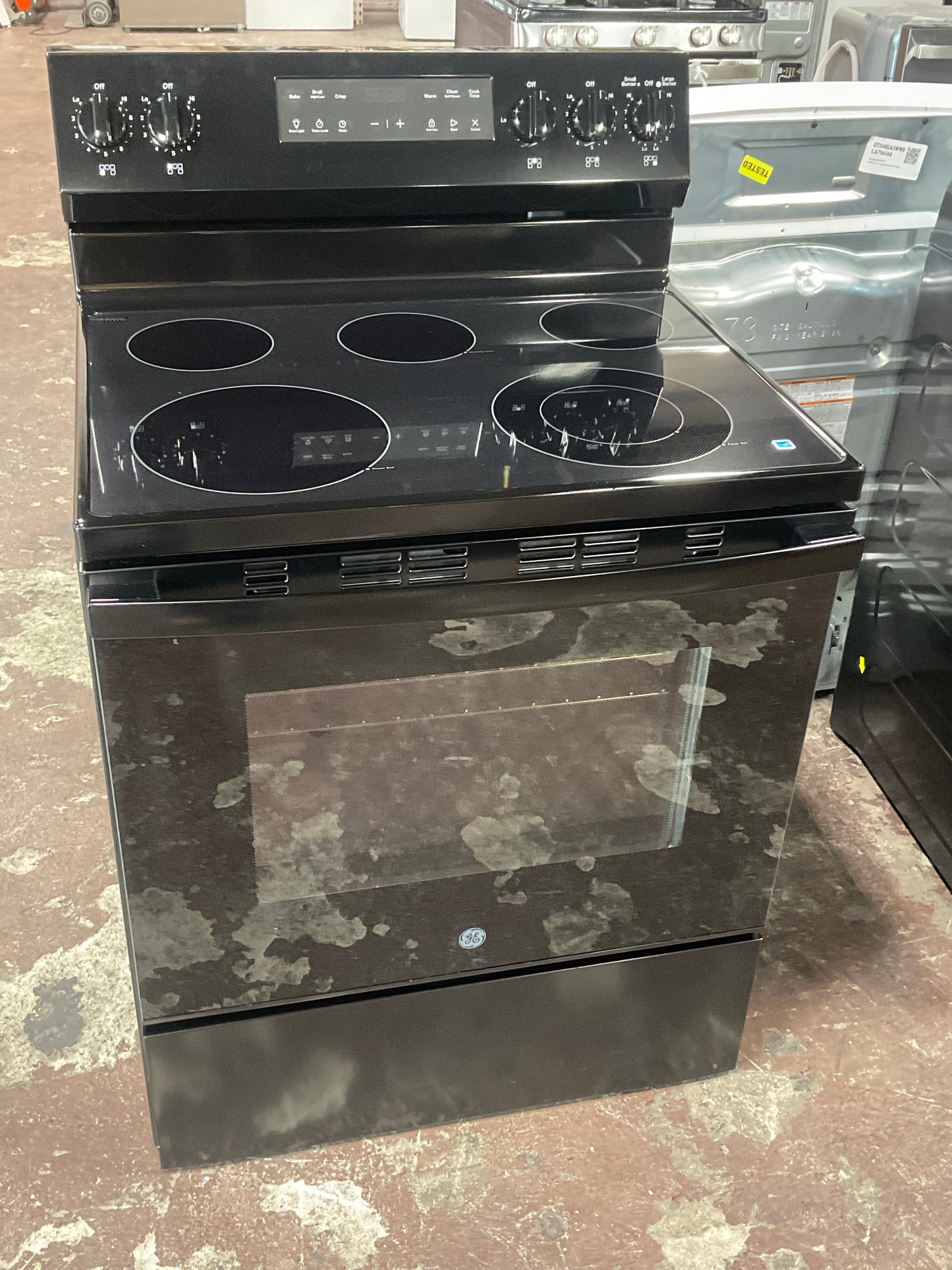 Front view, oven-door closed