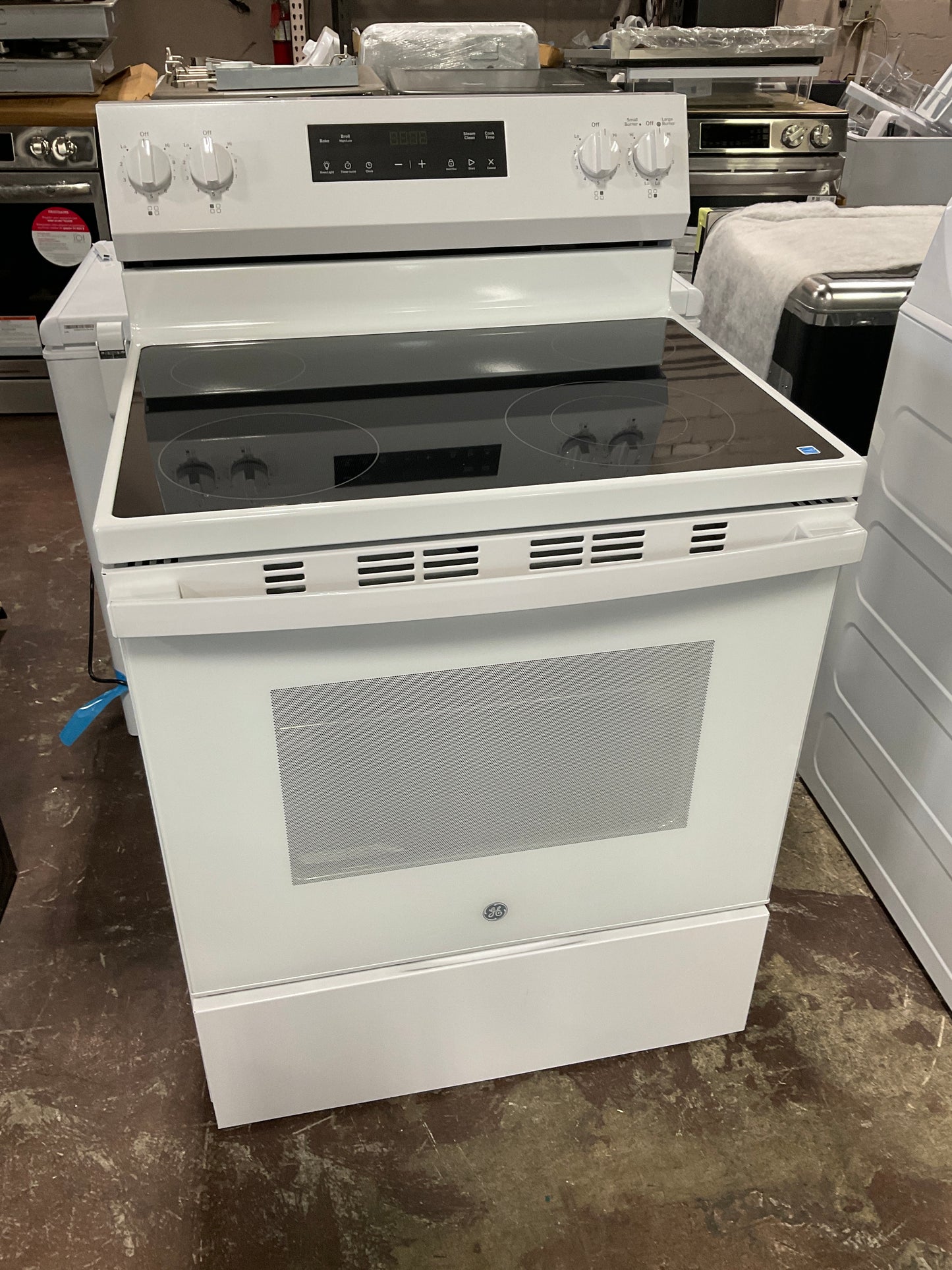 Front view, oven-door closed