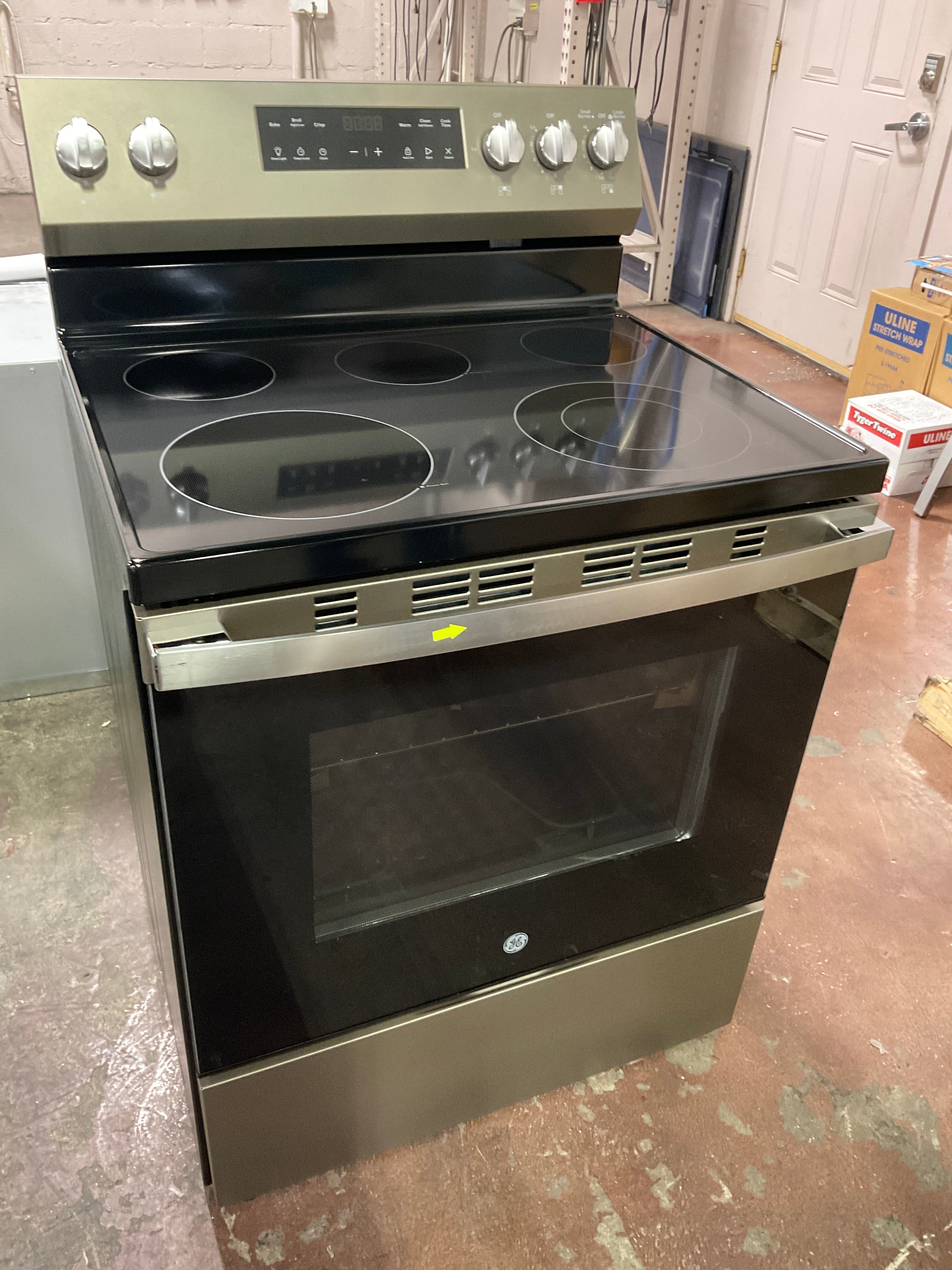 Front view, oven-door closed