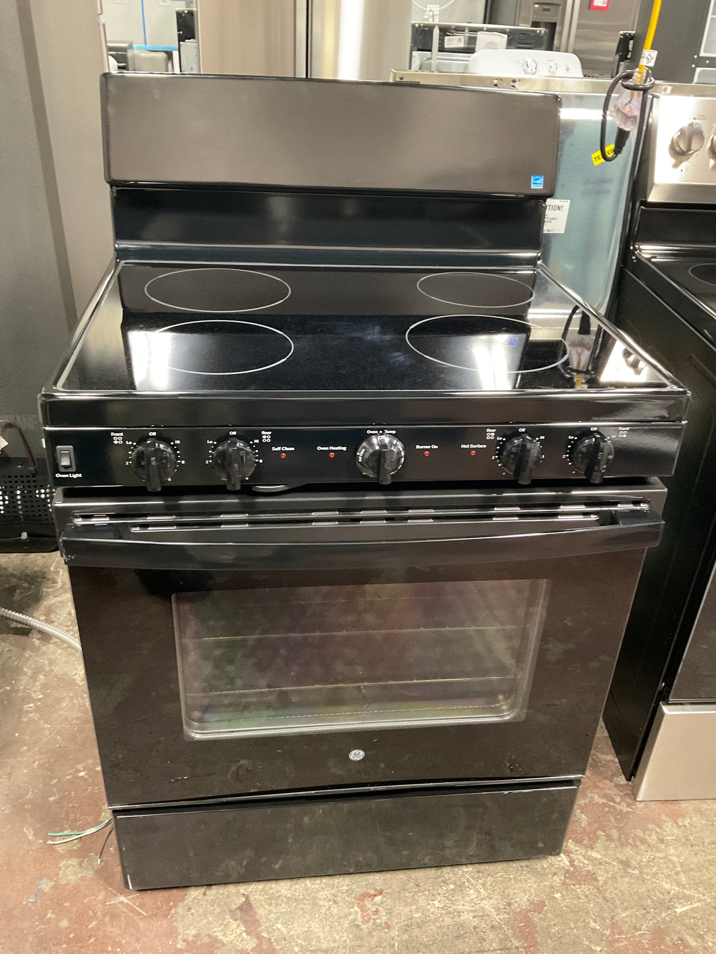 Front view, oven-door closed