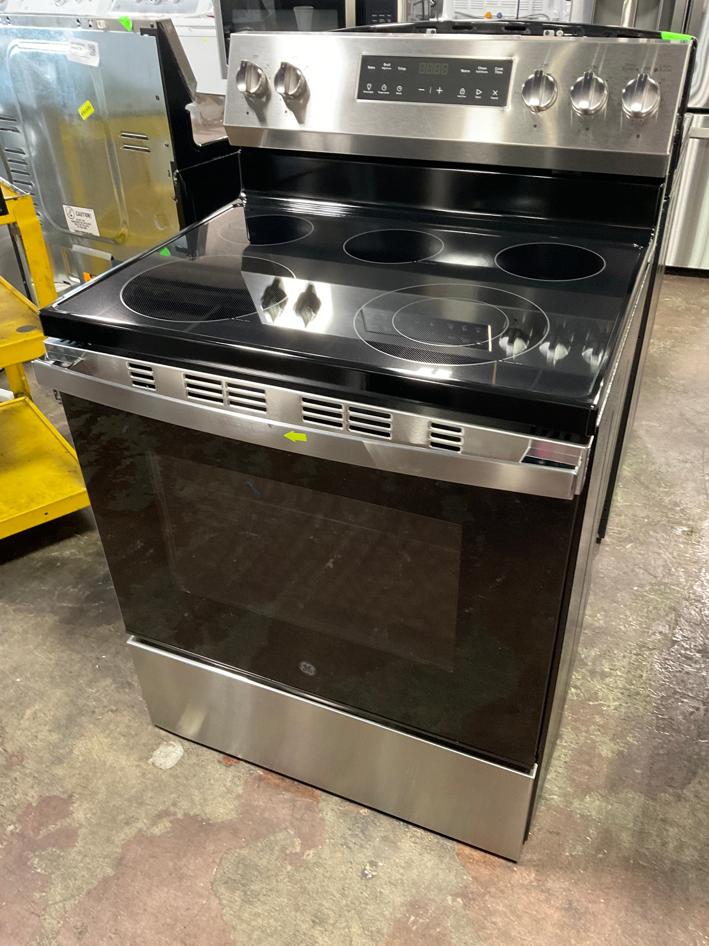 Front view, oven-door closed