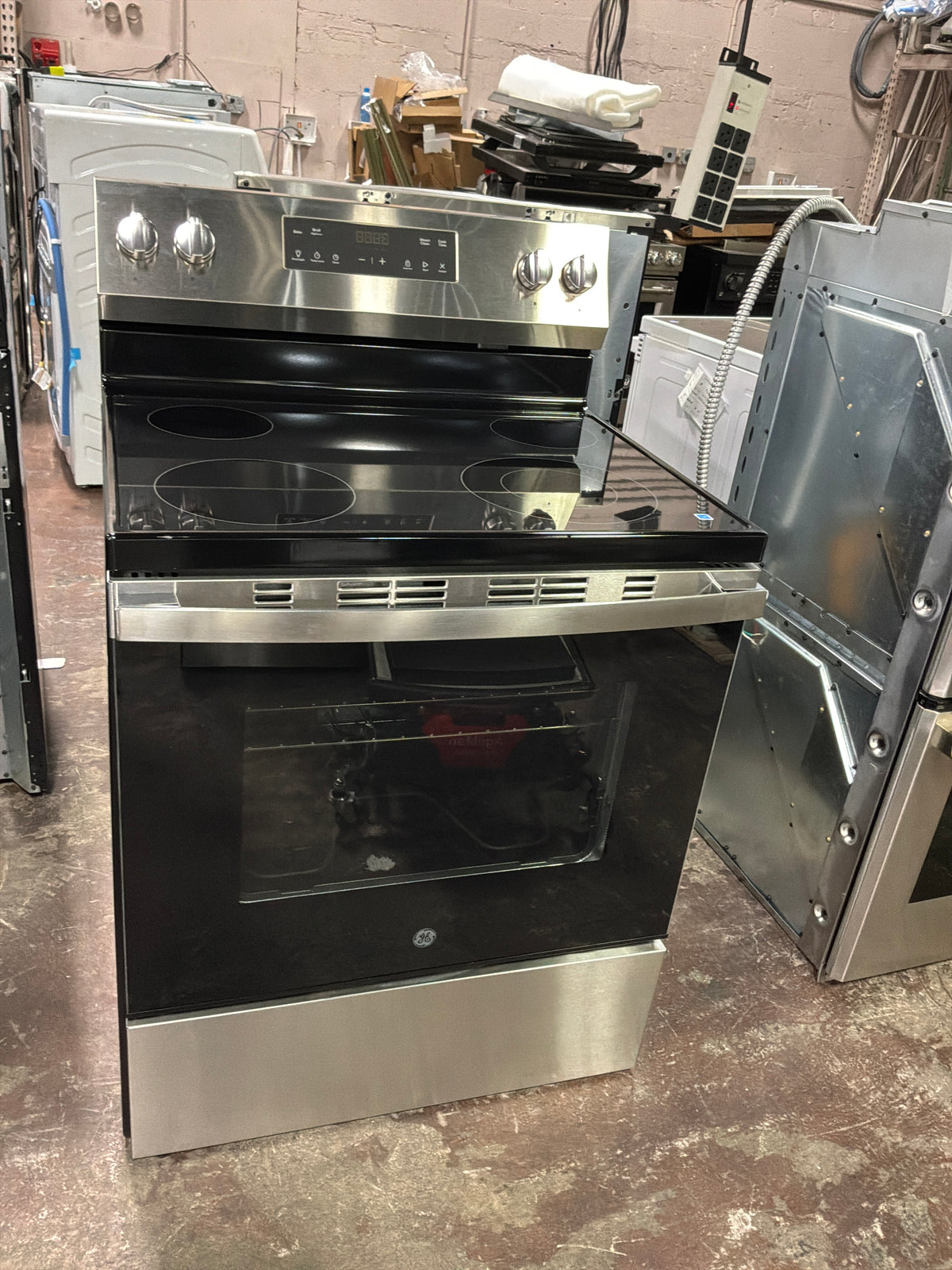 Front view, oven-door closed