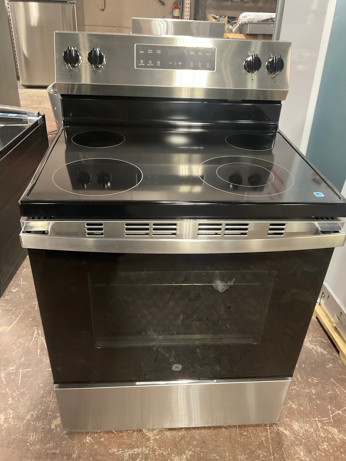Front view, oven-door closed