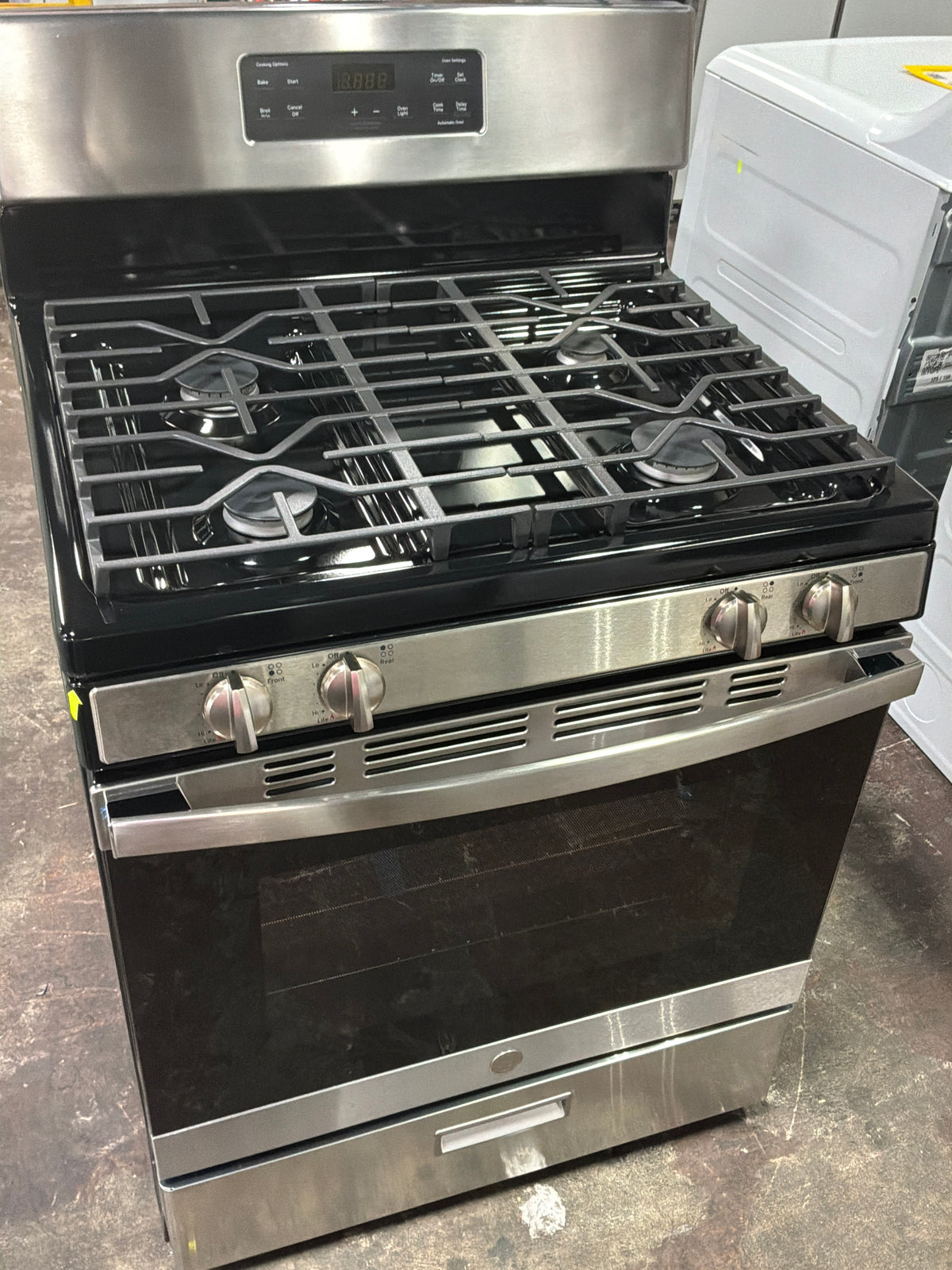 Front view, oven-door closed