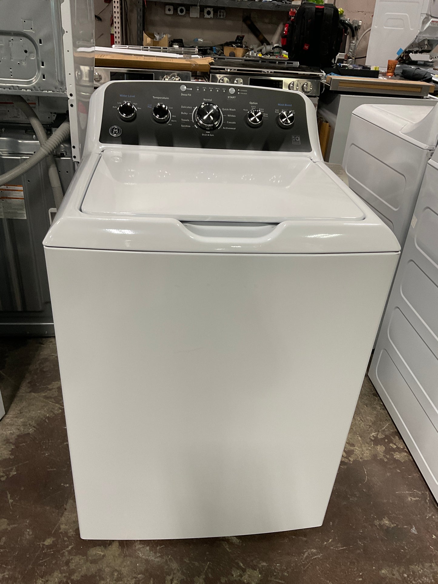 Front view, door closed