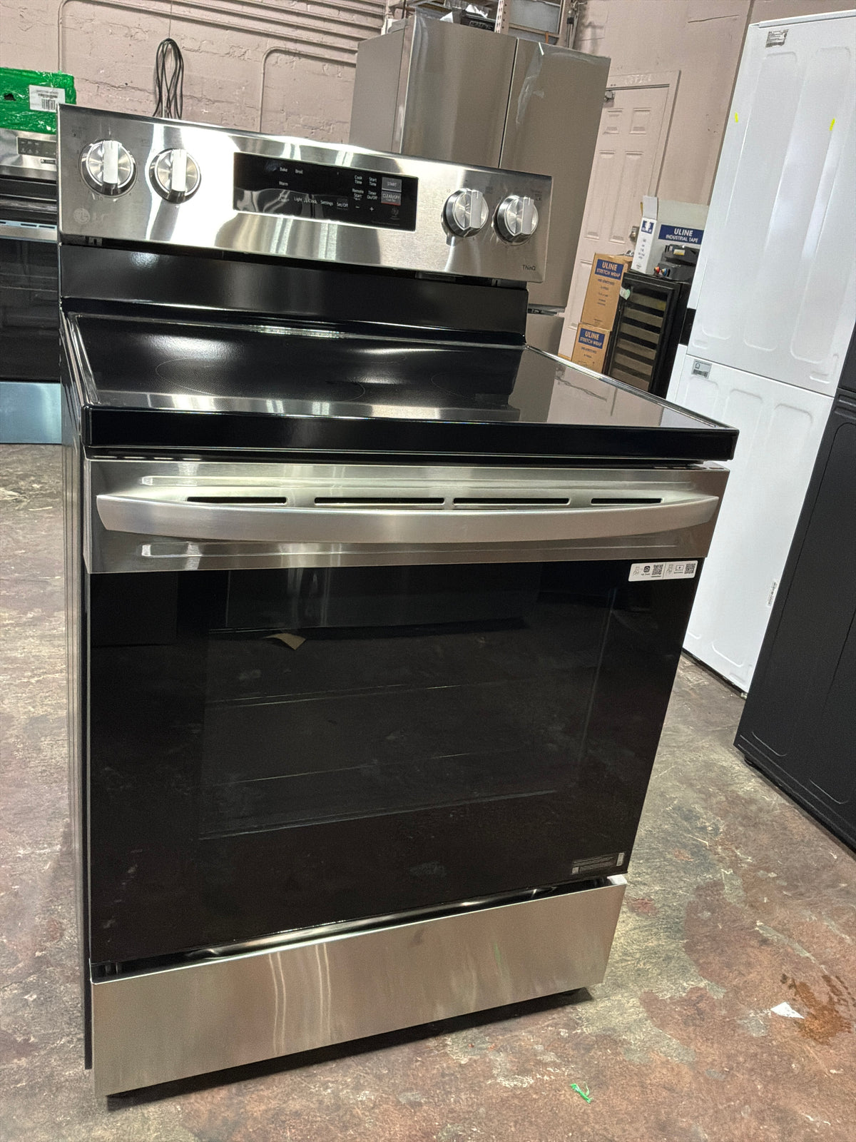 Front view, oven-door closed