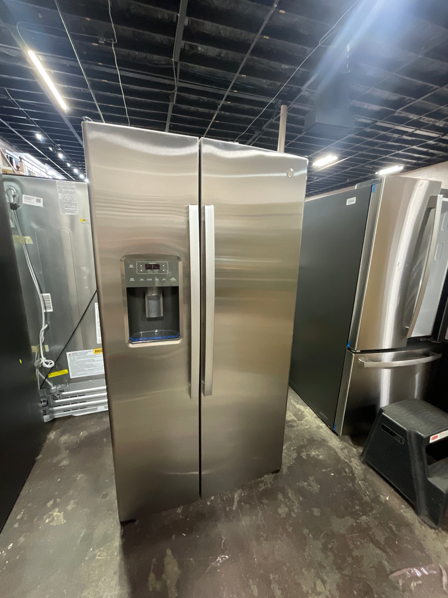 Front view, door closed