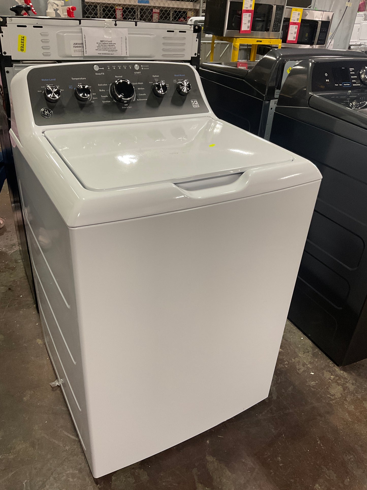 Front view, door closed