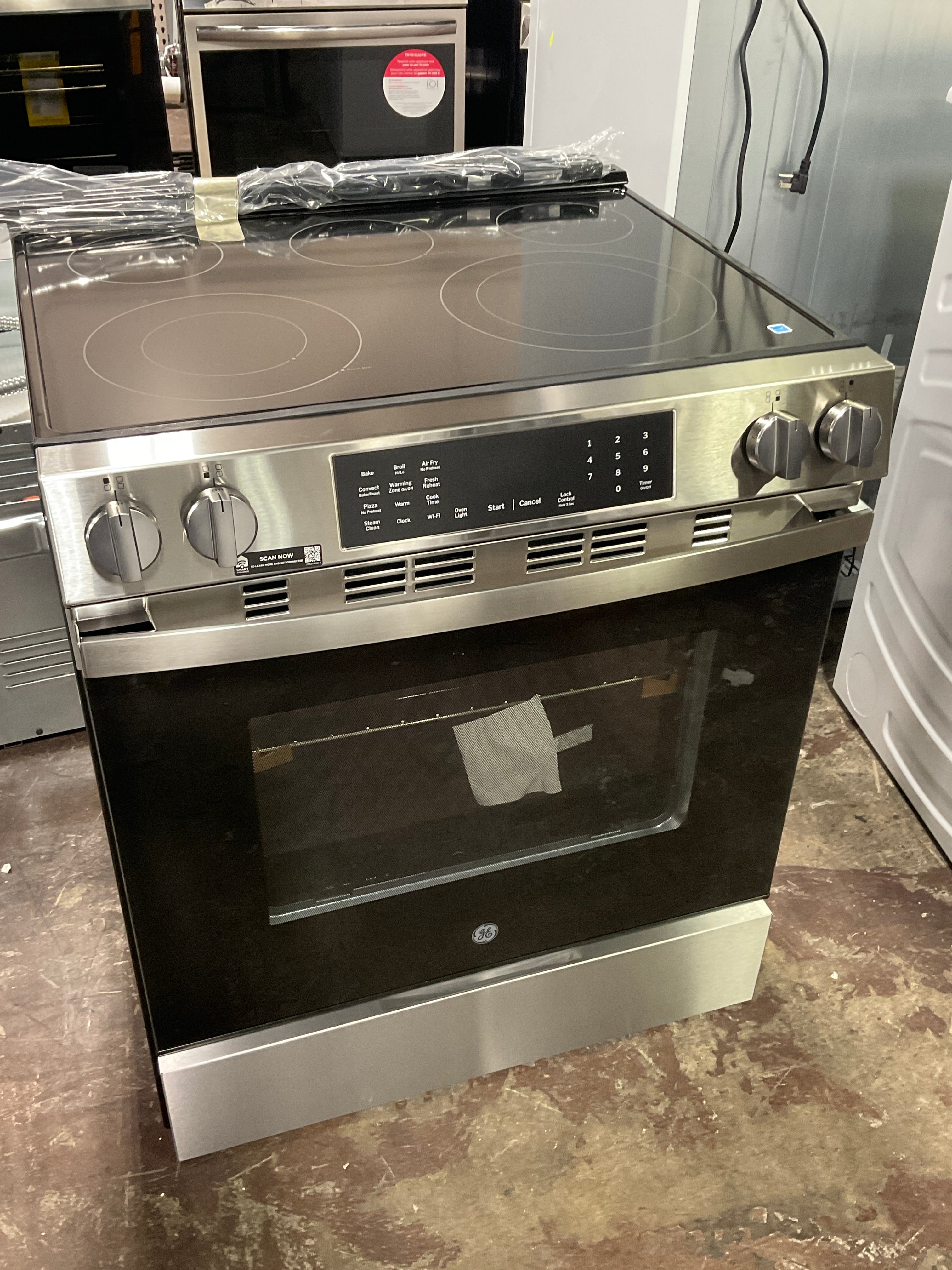 Front view, oven-door closed