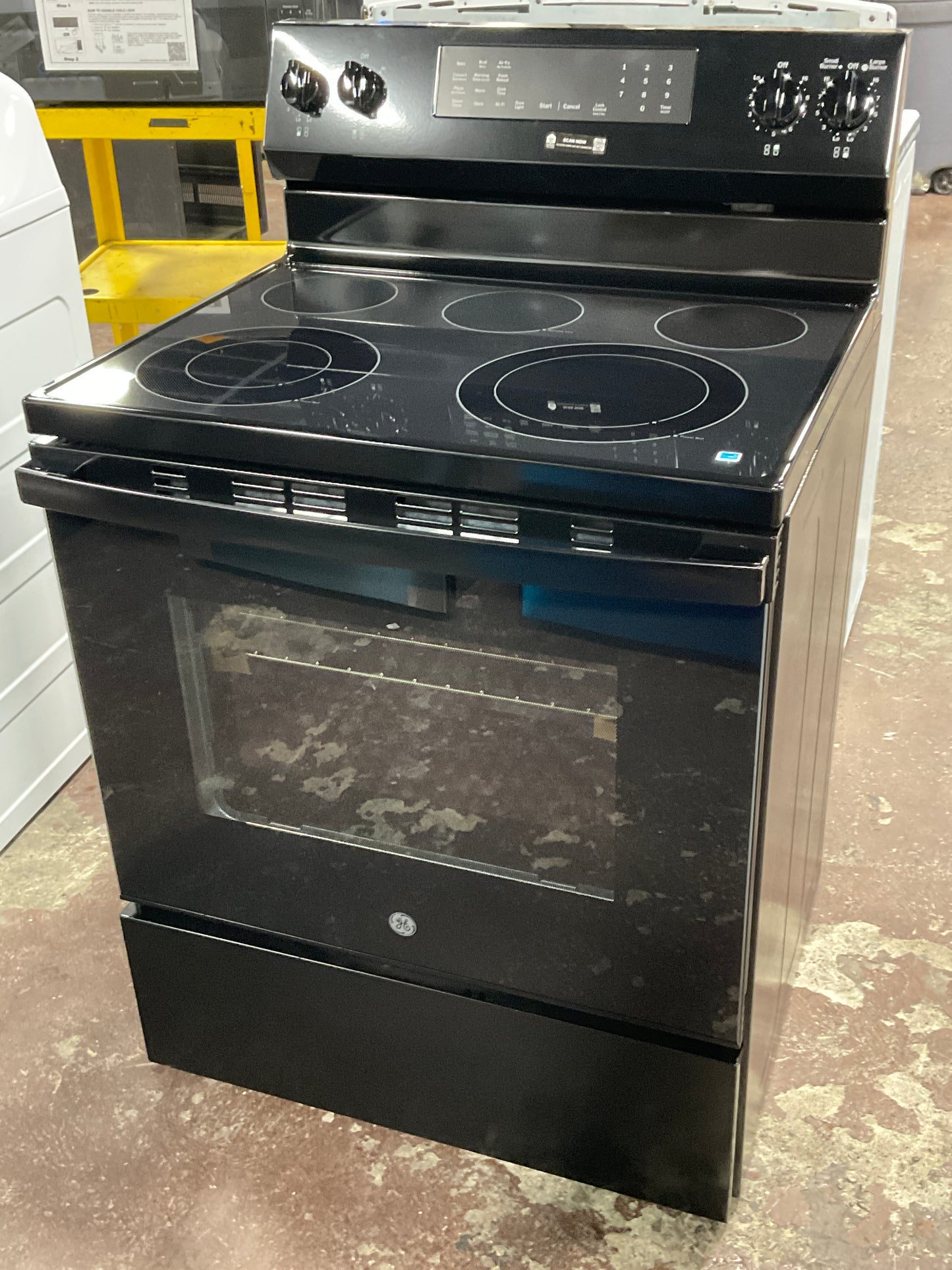 Front view, oven-door closed