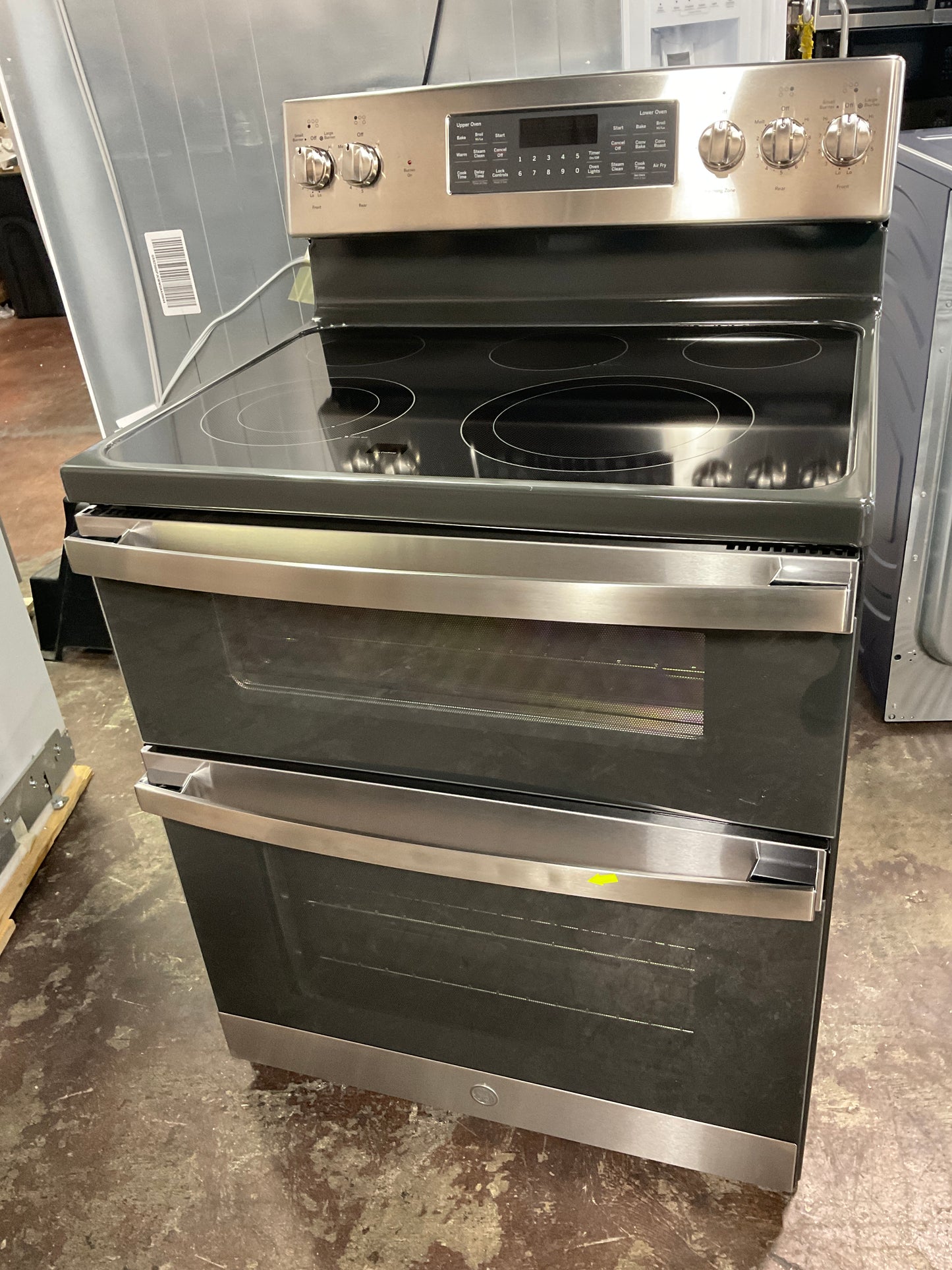 Front view, oven-door closed