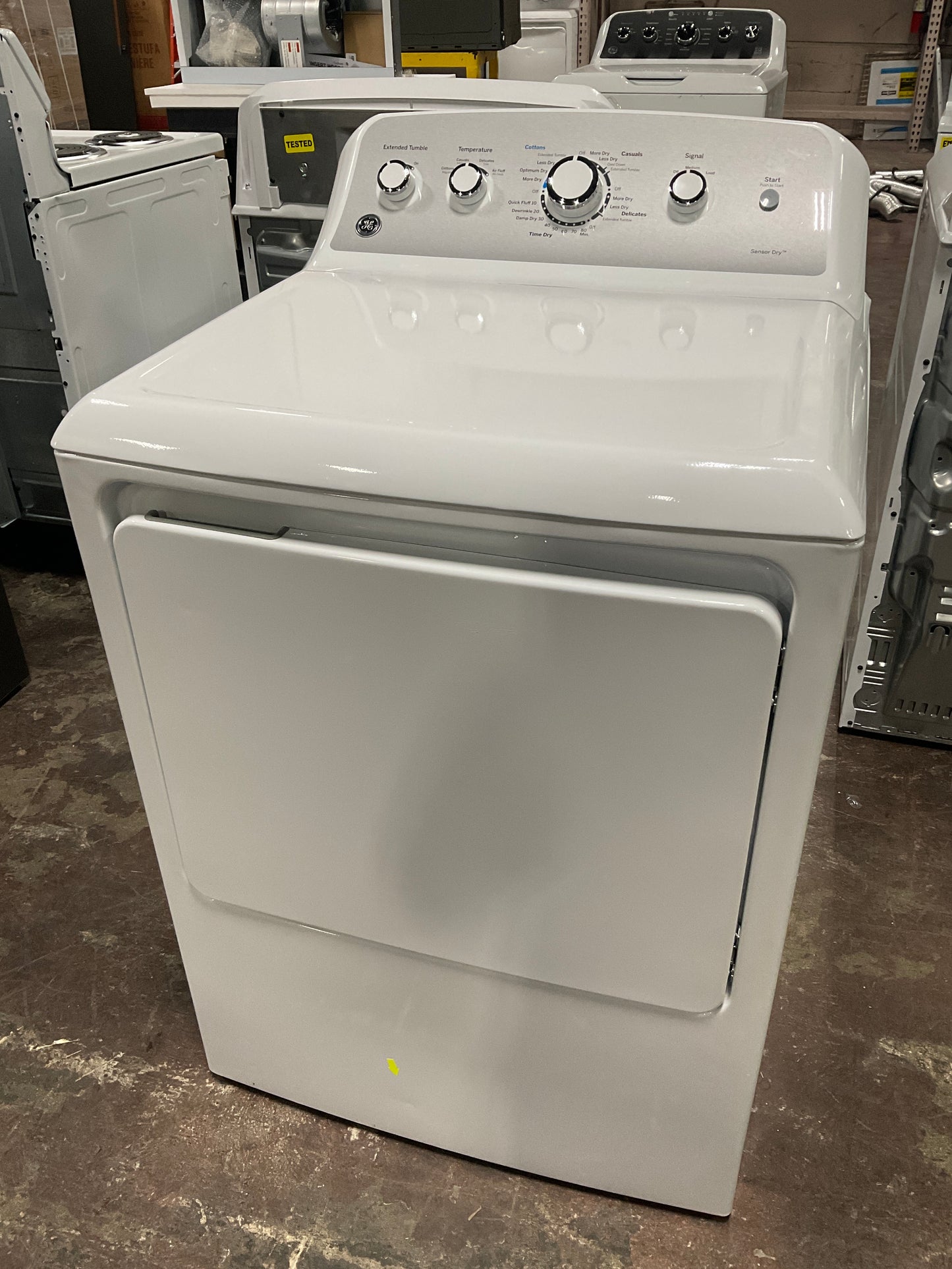 Front view, door closed