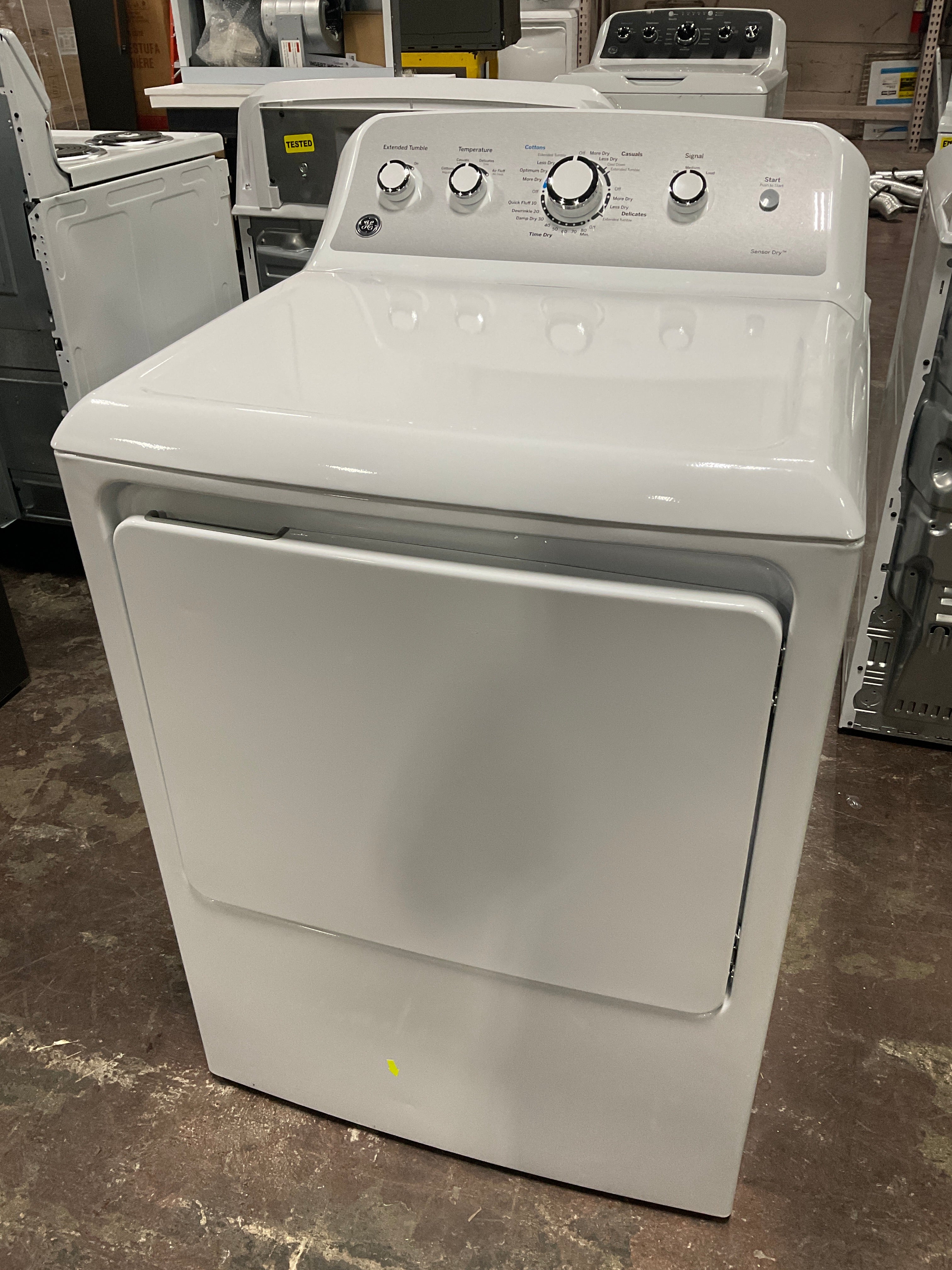 Front view, door closed