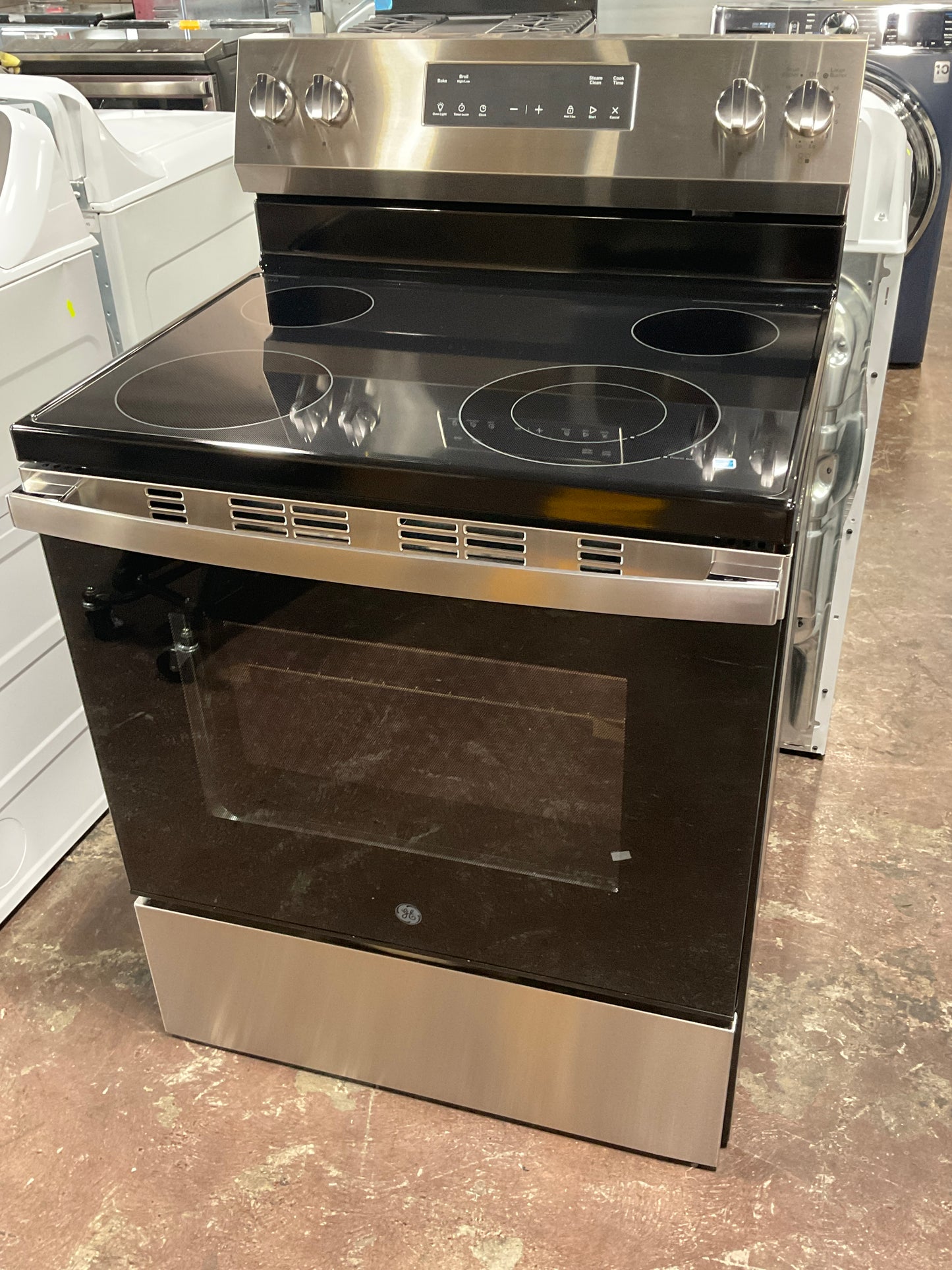 Front view, oven-door closed