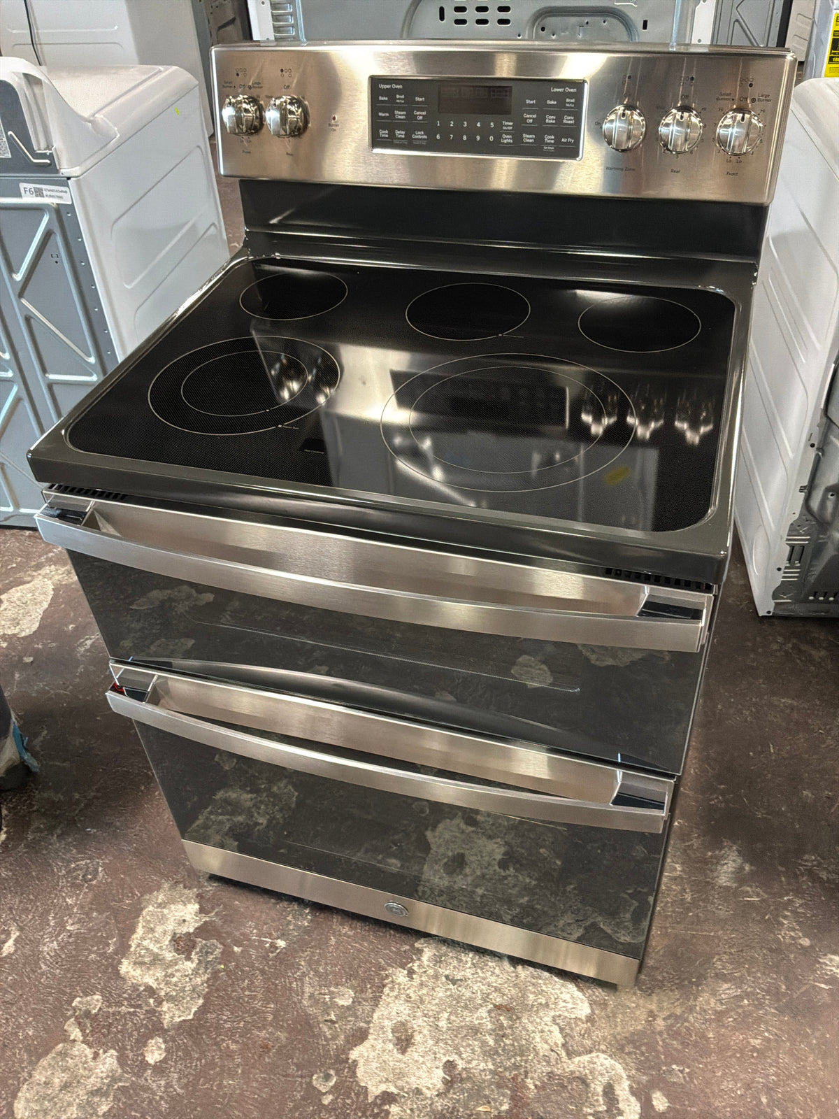 Front view, oven-door closed