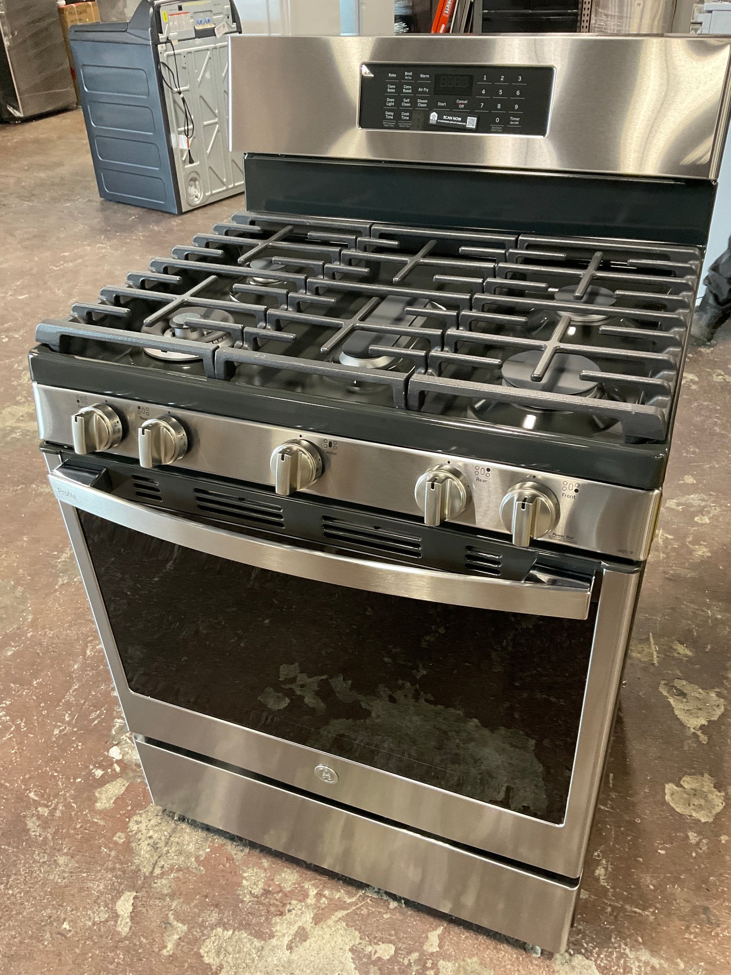 Front view, oven-door closed