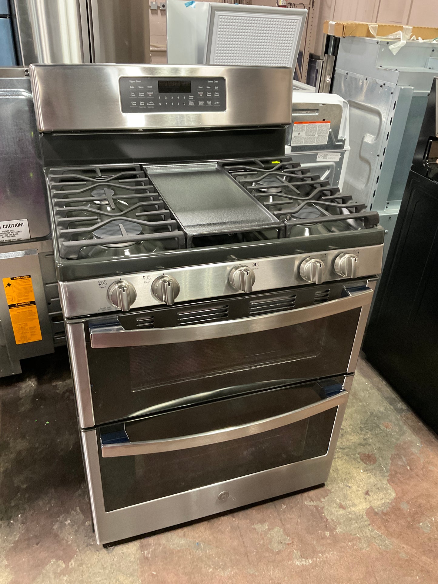 Front view, oven-door closed