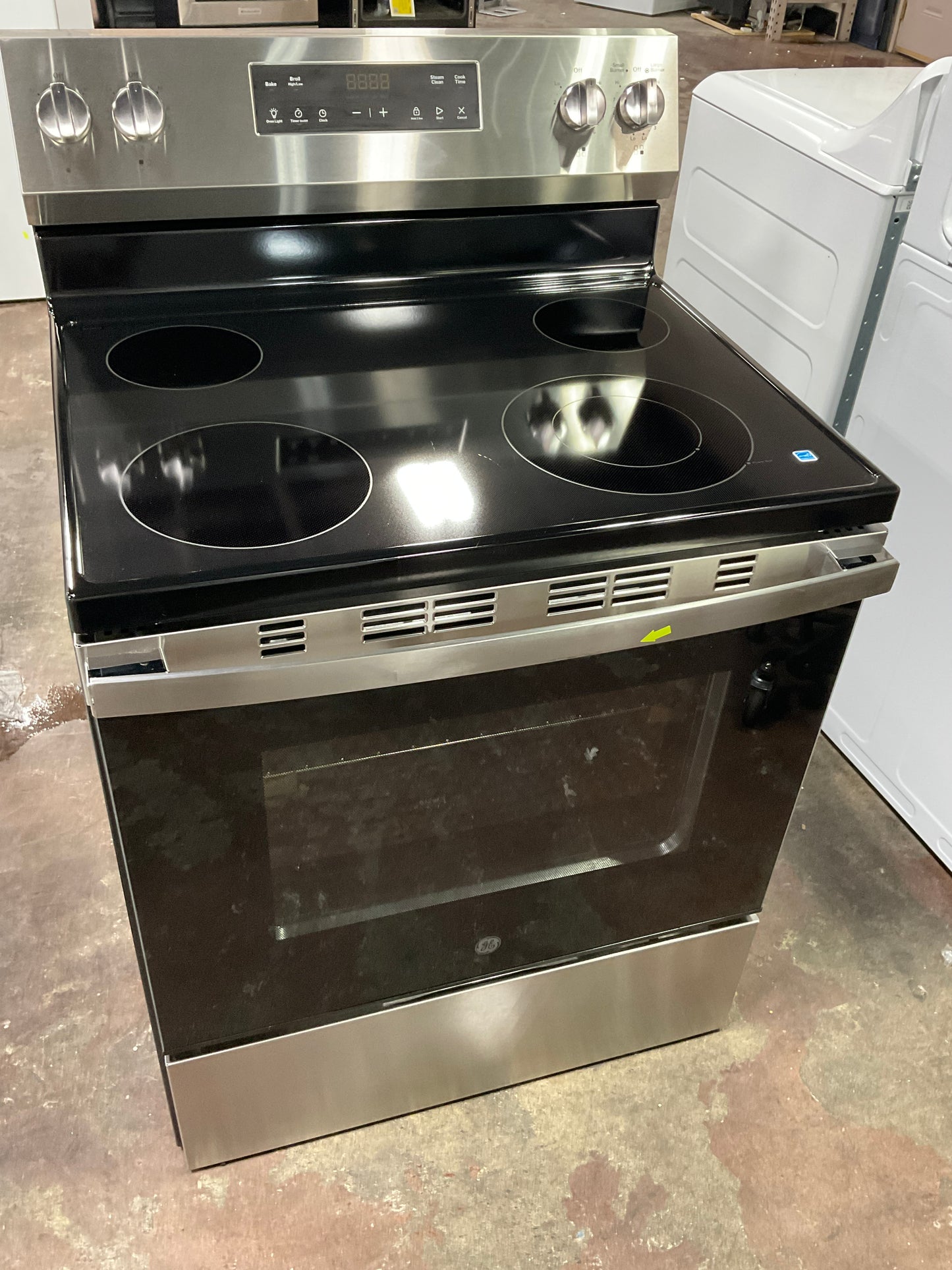 Front view, oven-door closed