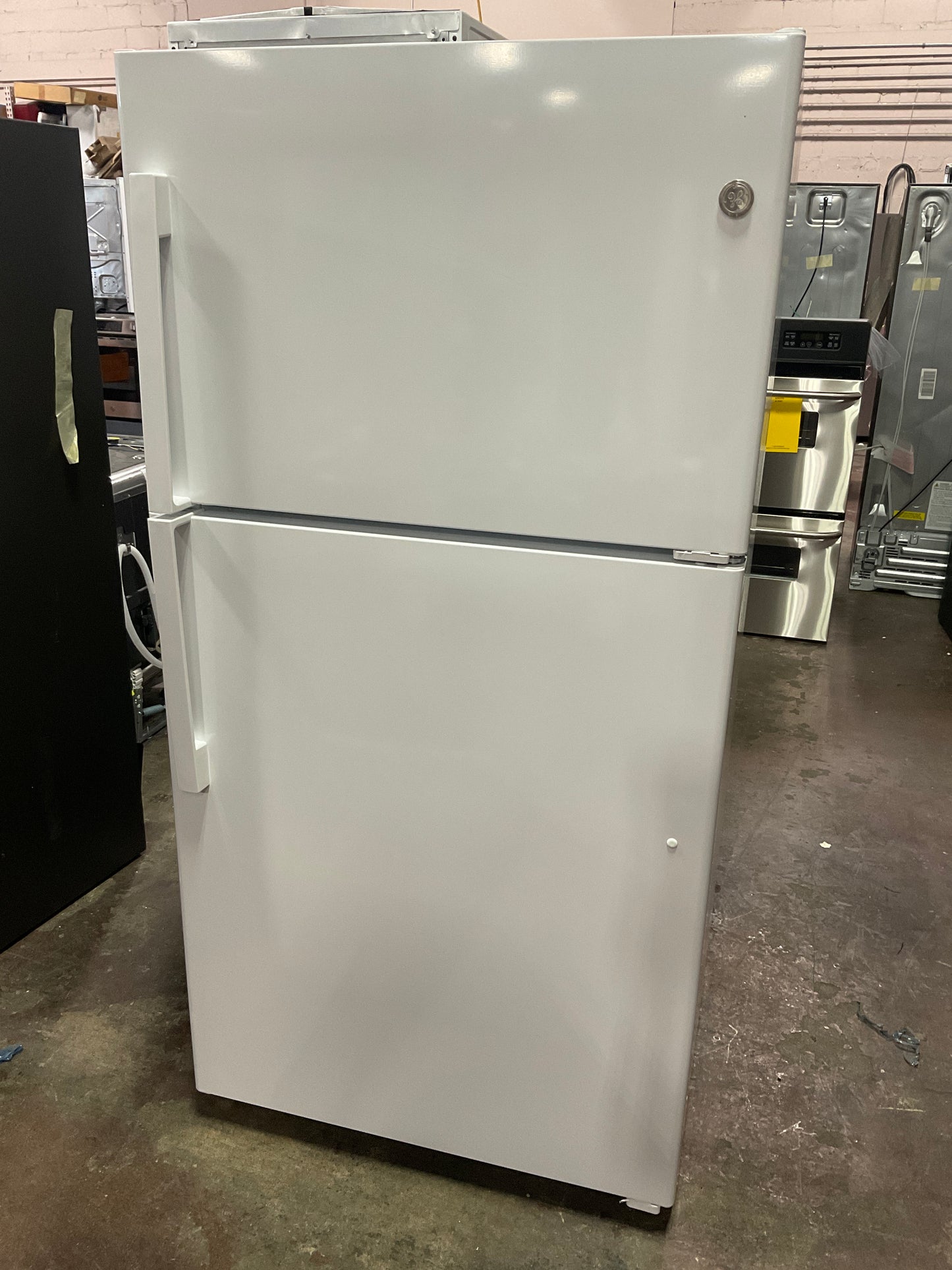 Front view, door closed