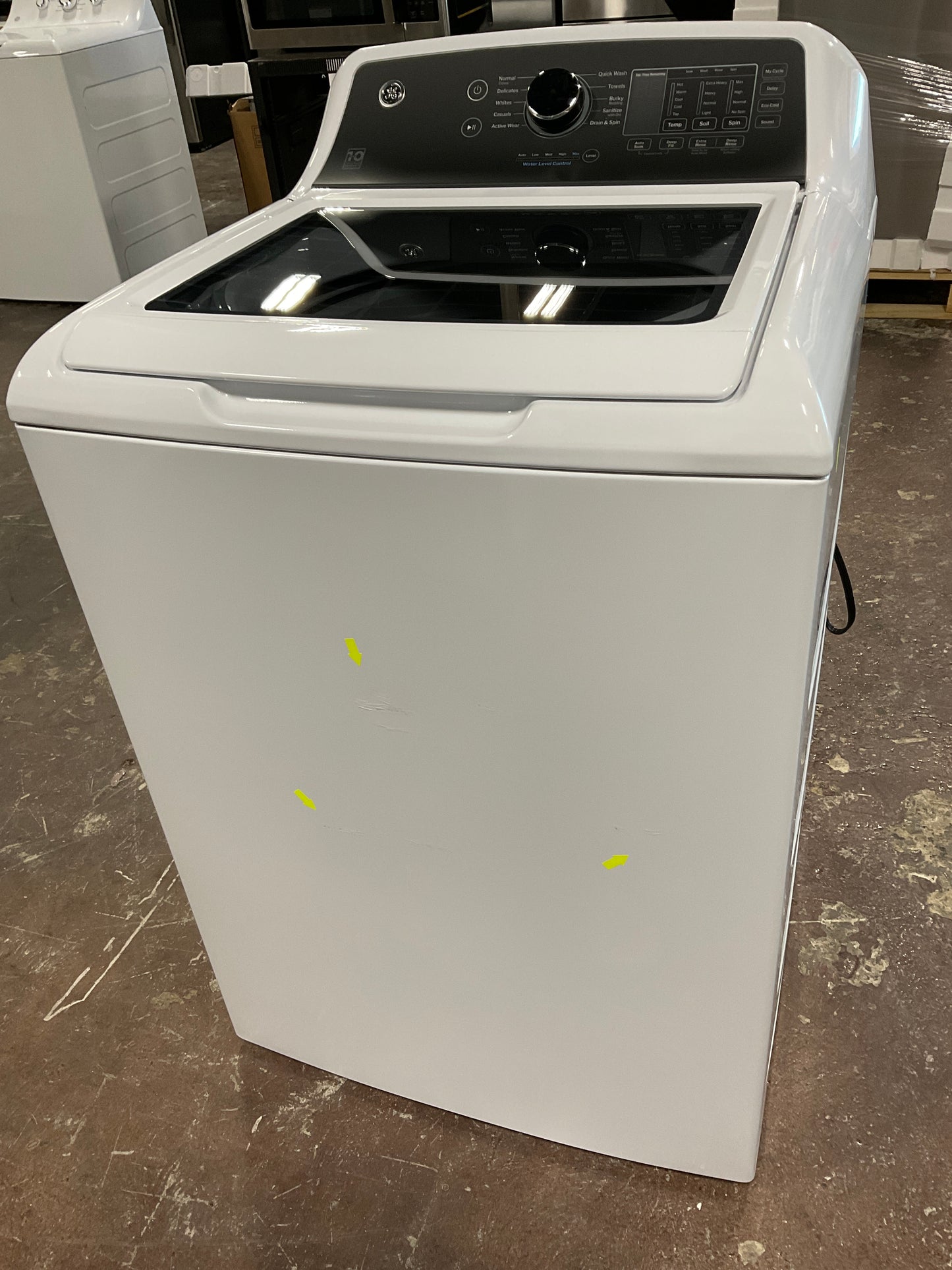 Front view, door closed