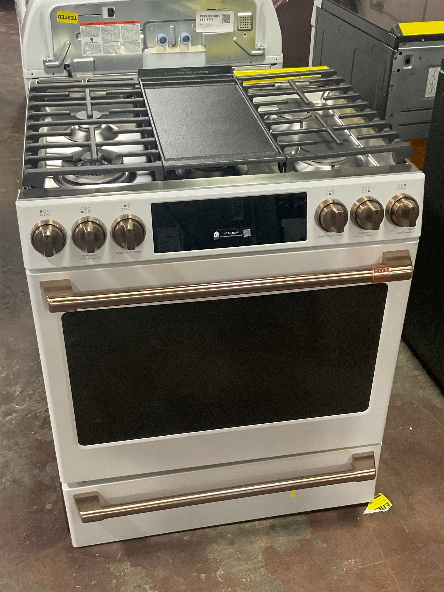 Front view, oven-door closed