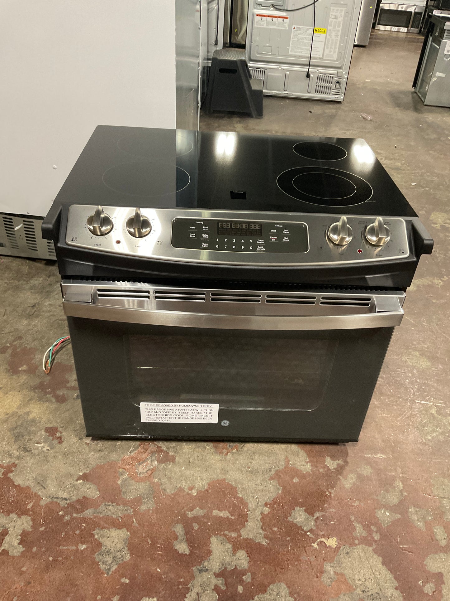 Front view, oven-door closed
