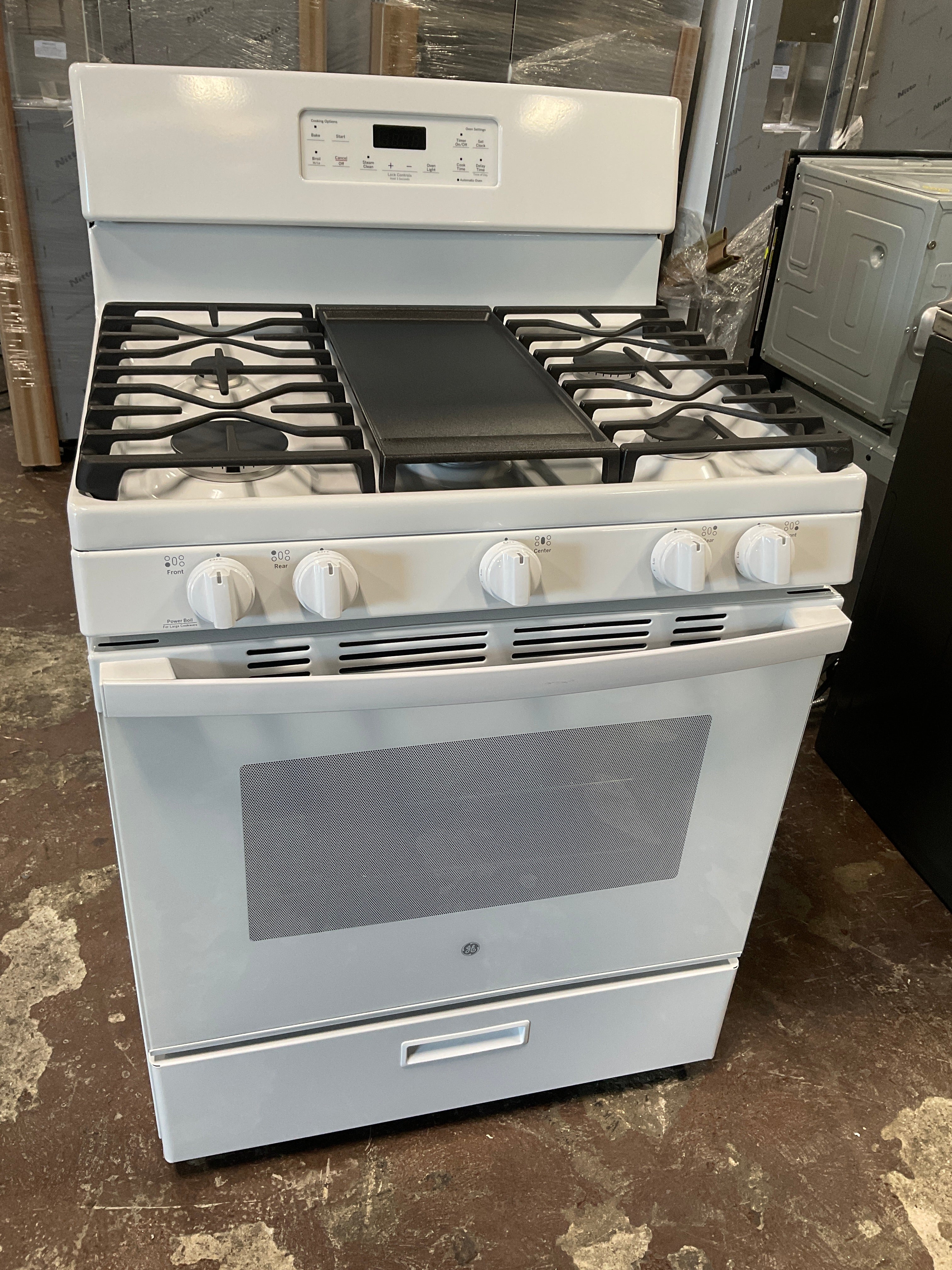 Front view, oven-door closed