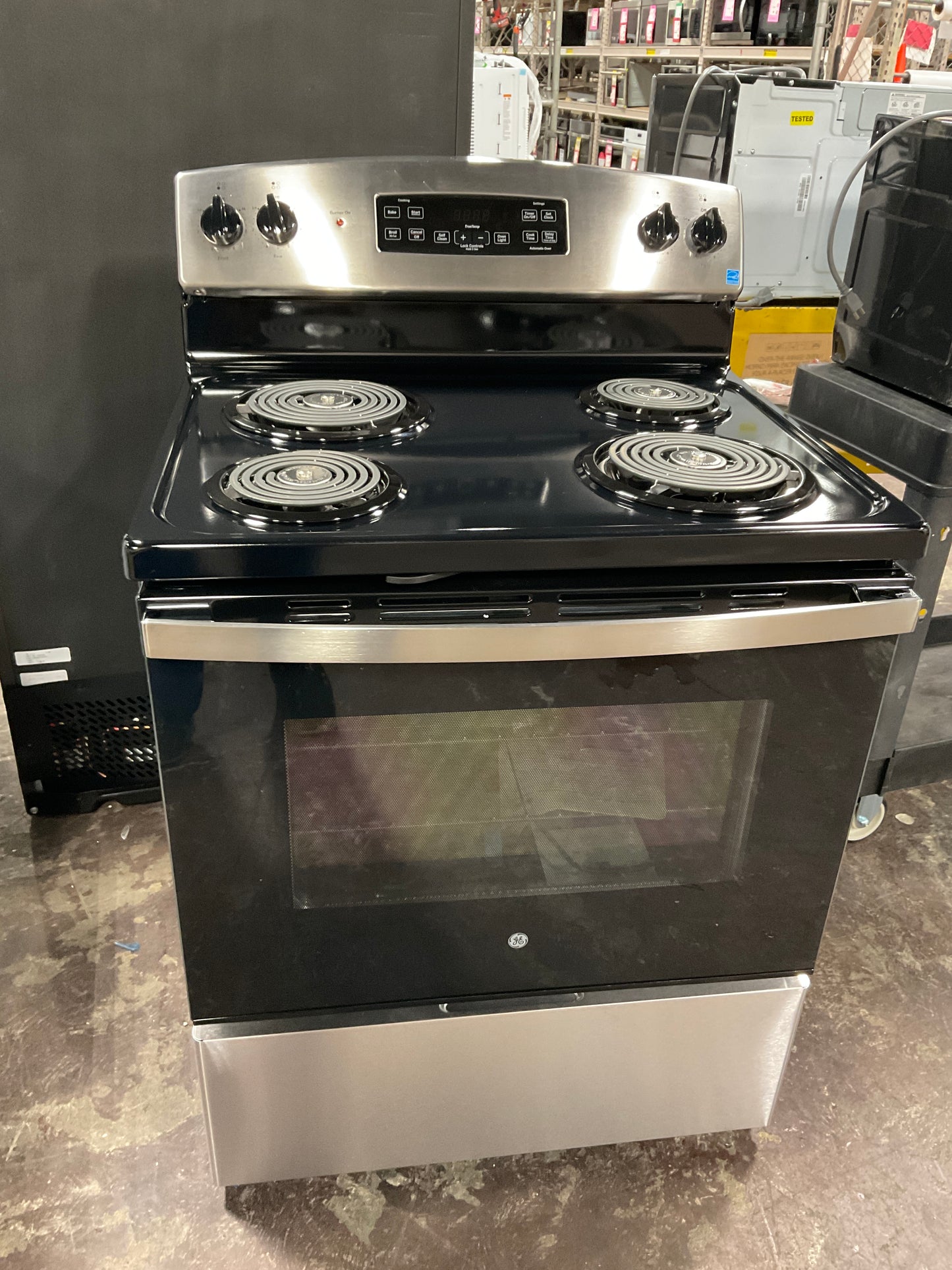 Front view, oven-door closed