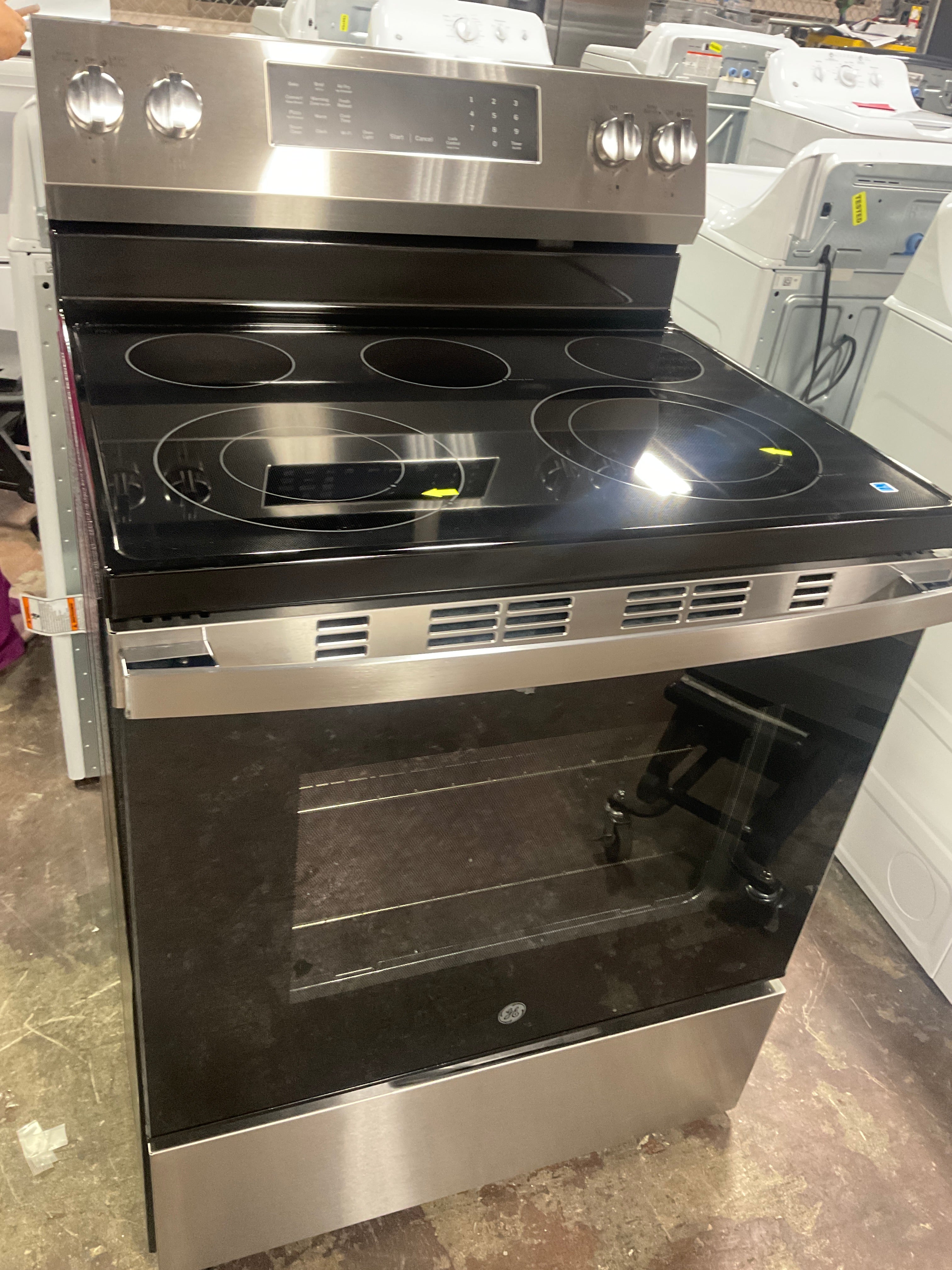Front view, oven-door closed