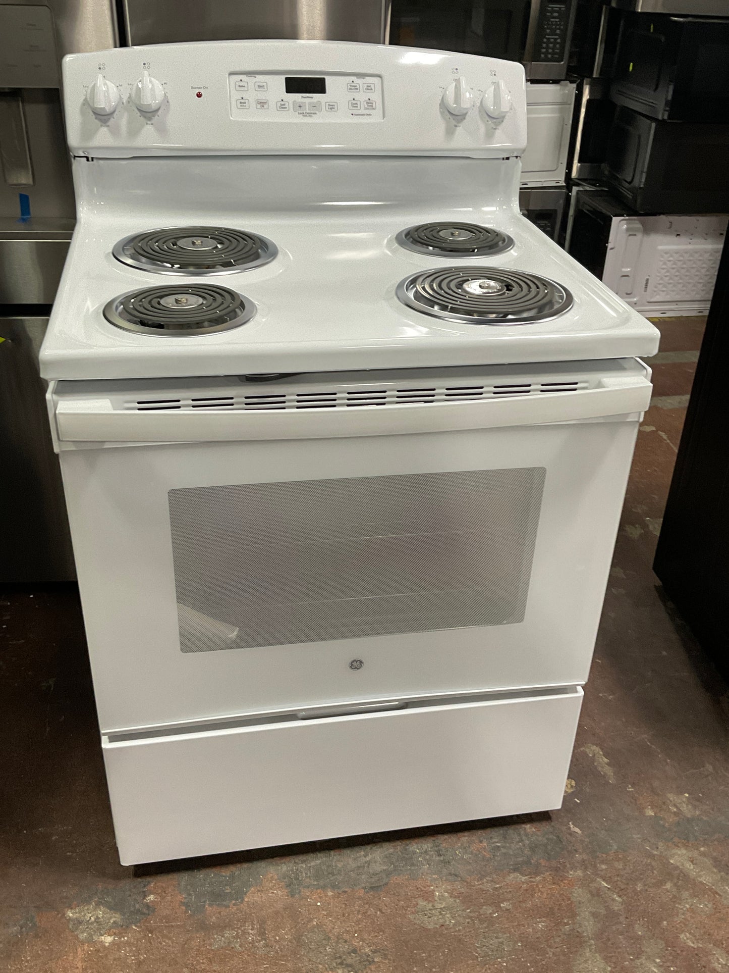 Front view, oven-door closed