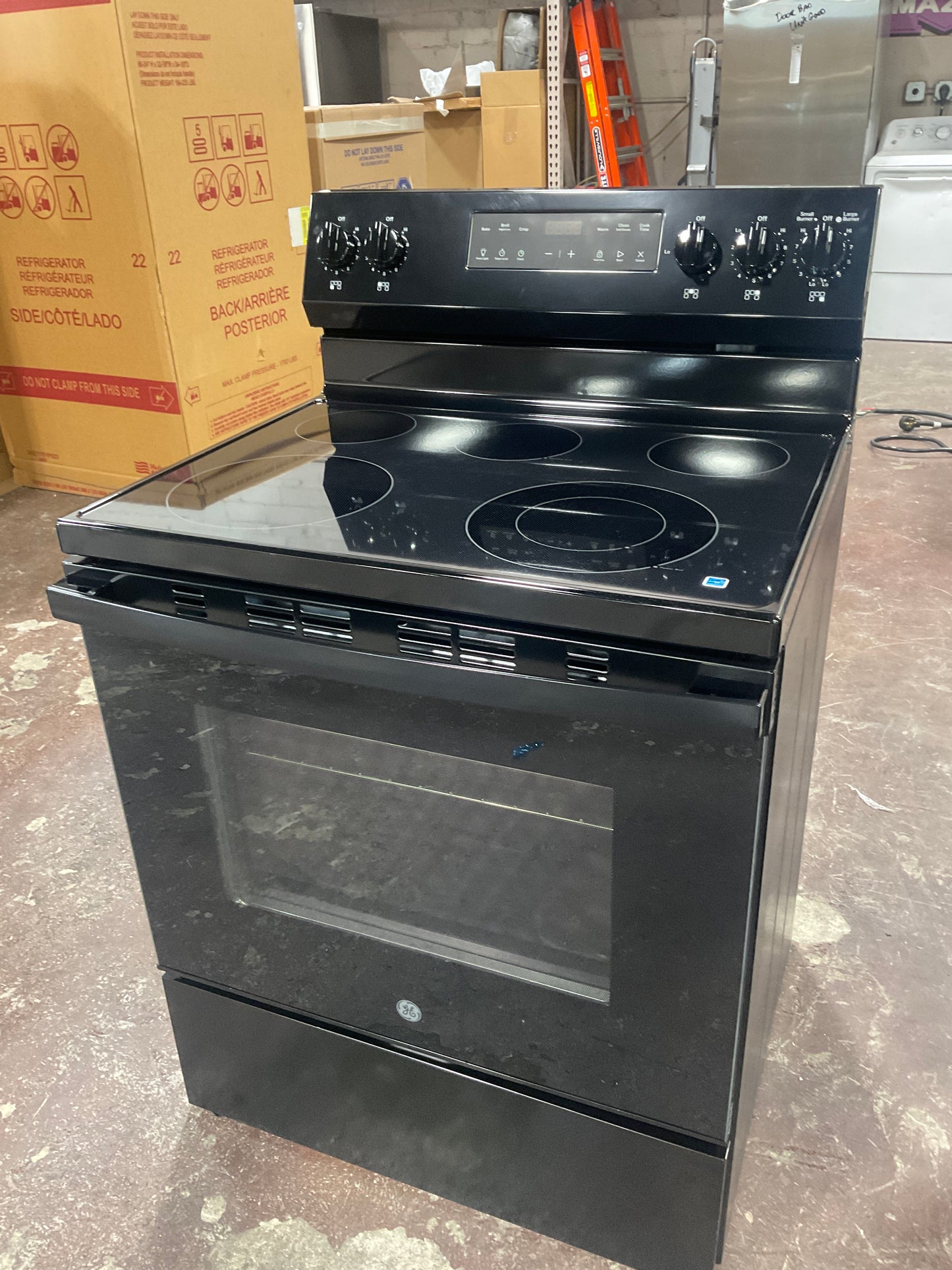 Front view, oven-door closed