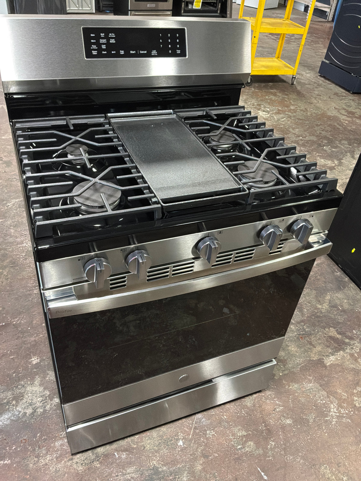 Front view, oven-door closed