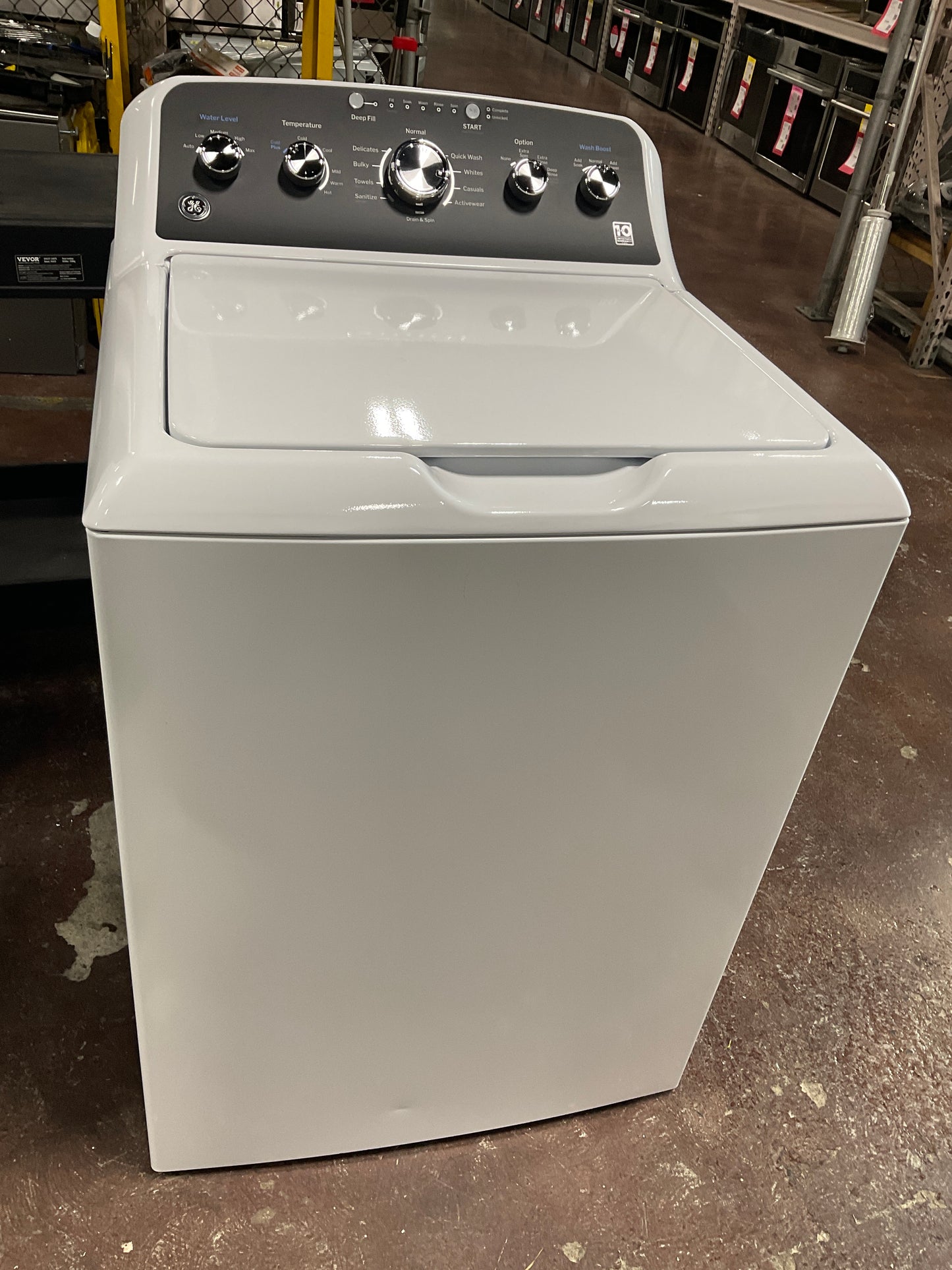 Front view, door closed