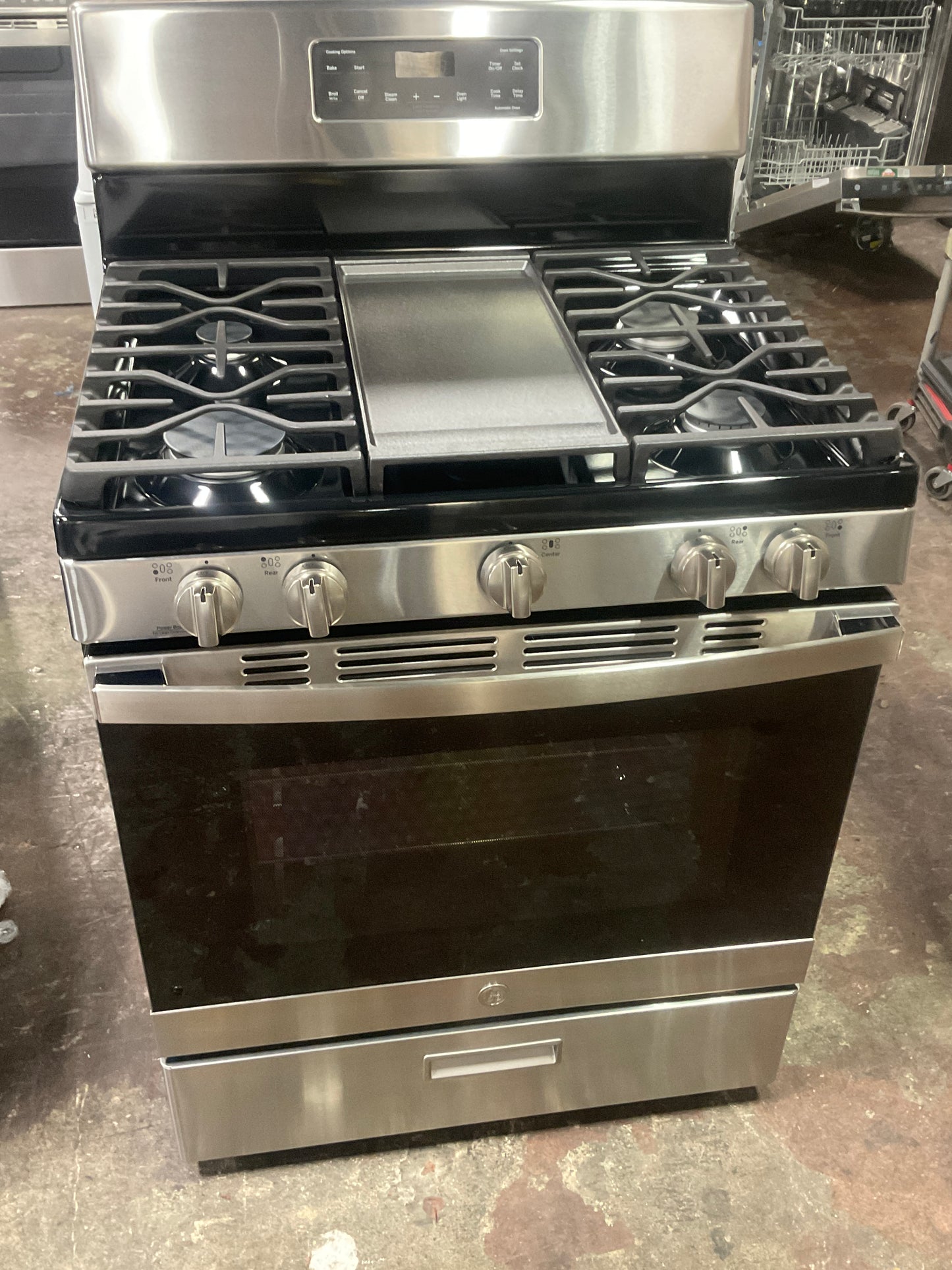 Front view, oven-door closed
