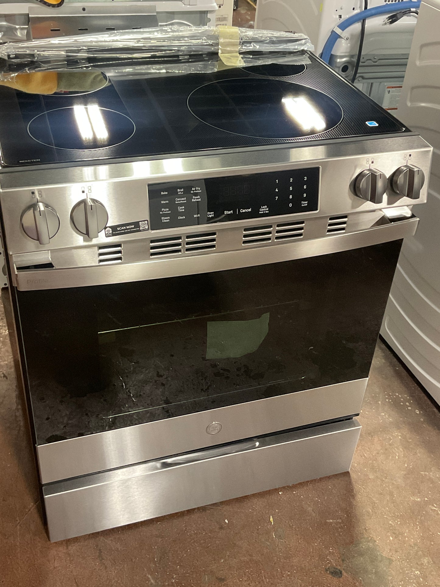 Front view, oven-door closed