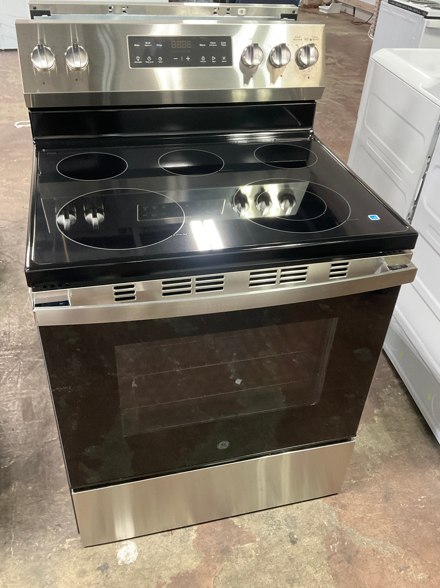 Front view, oven-door closed