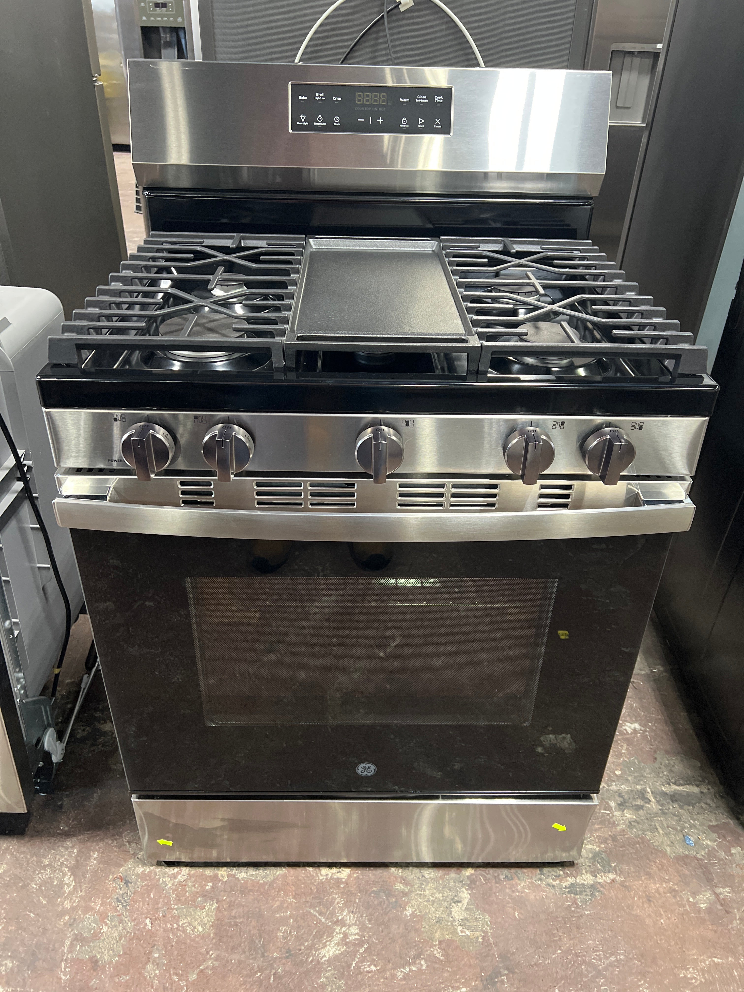 Front view, oven-door closed
