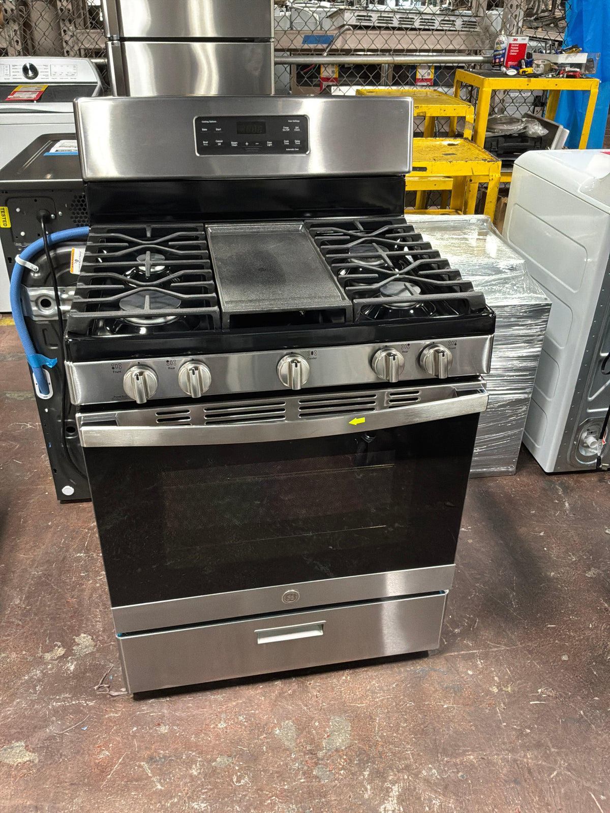 Front view, oven-door closed