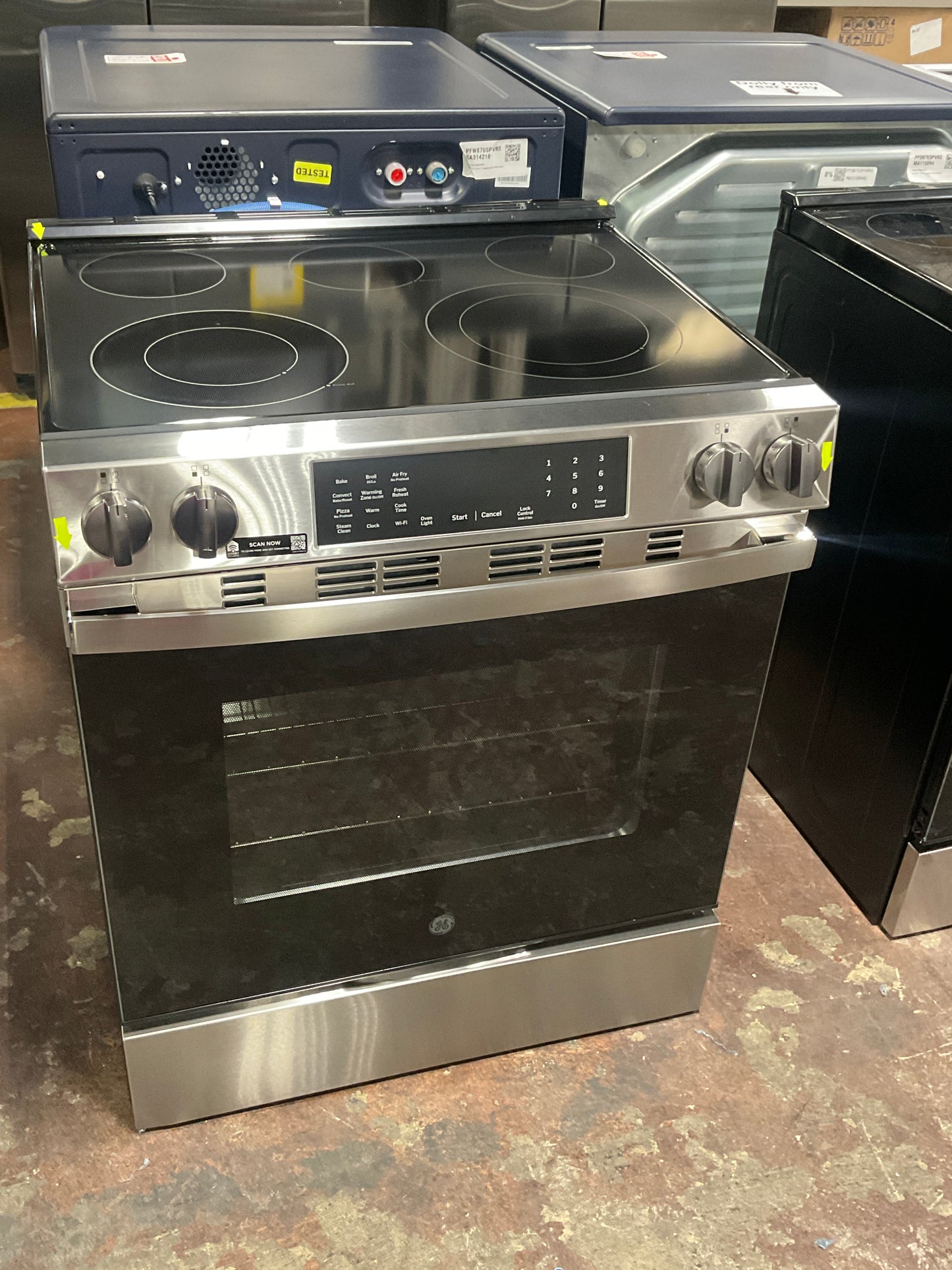 Front view, oven-door closed