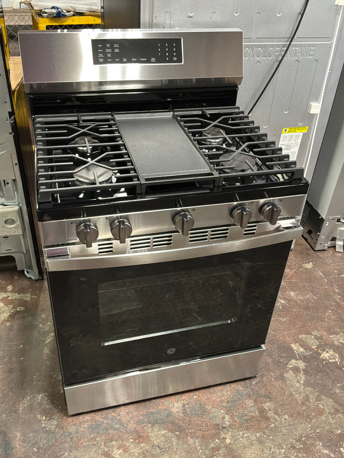 Front view, oven-door closed