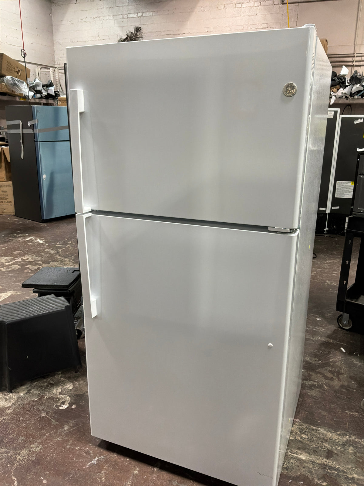 Front view, door closed