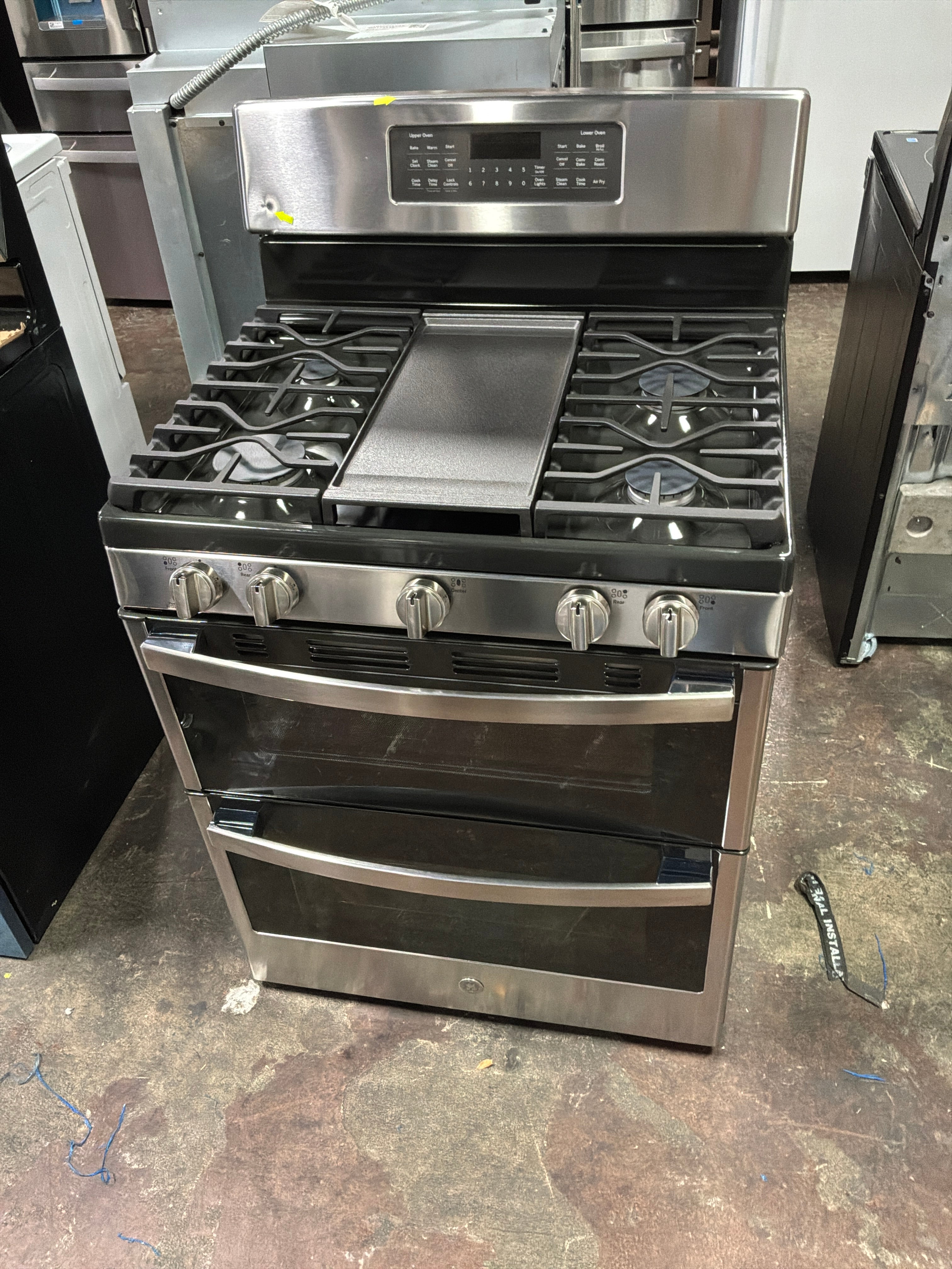 Front view, oven-door closed