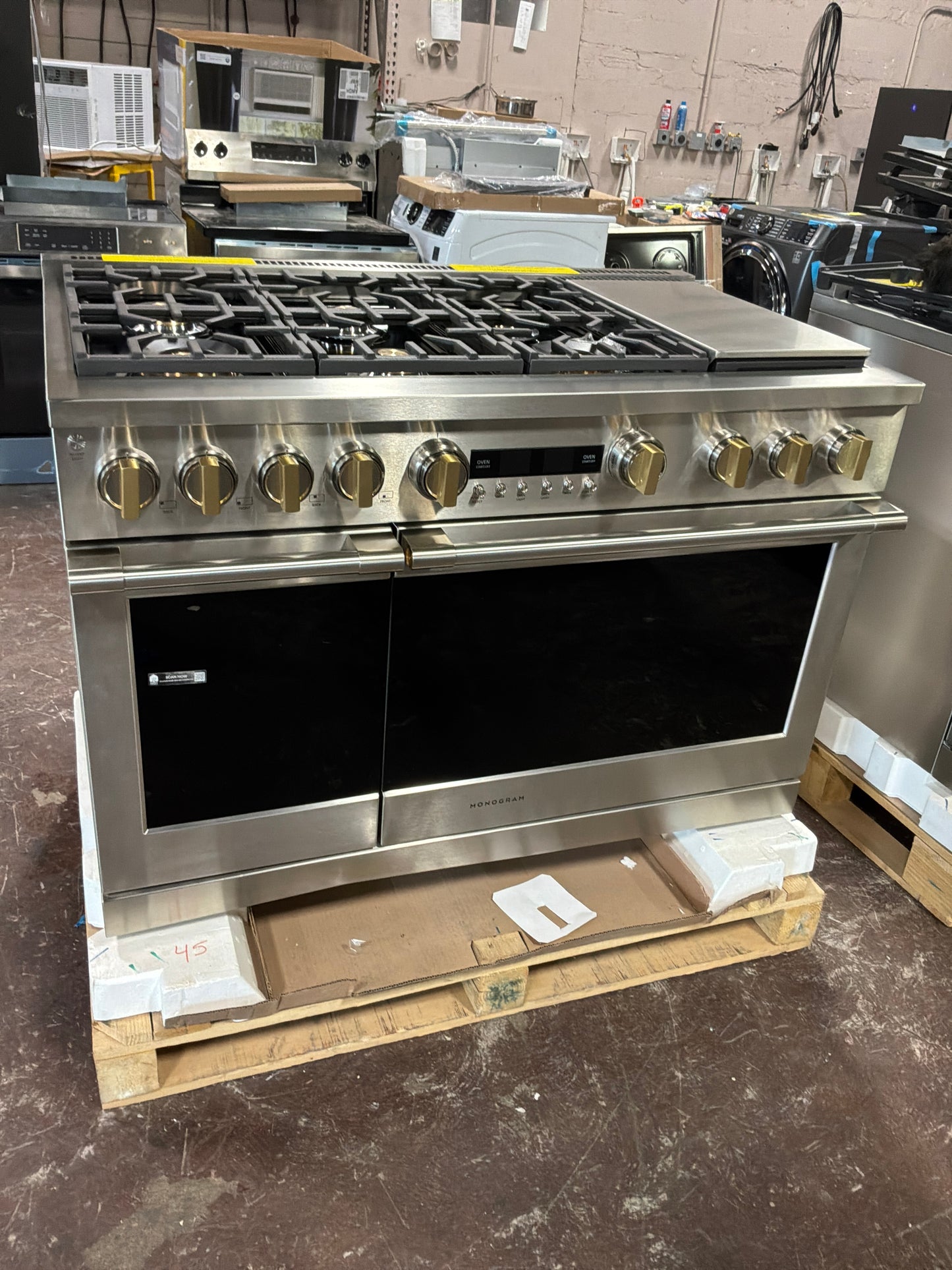 Front view, oven-door closed