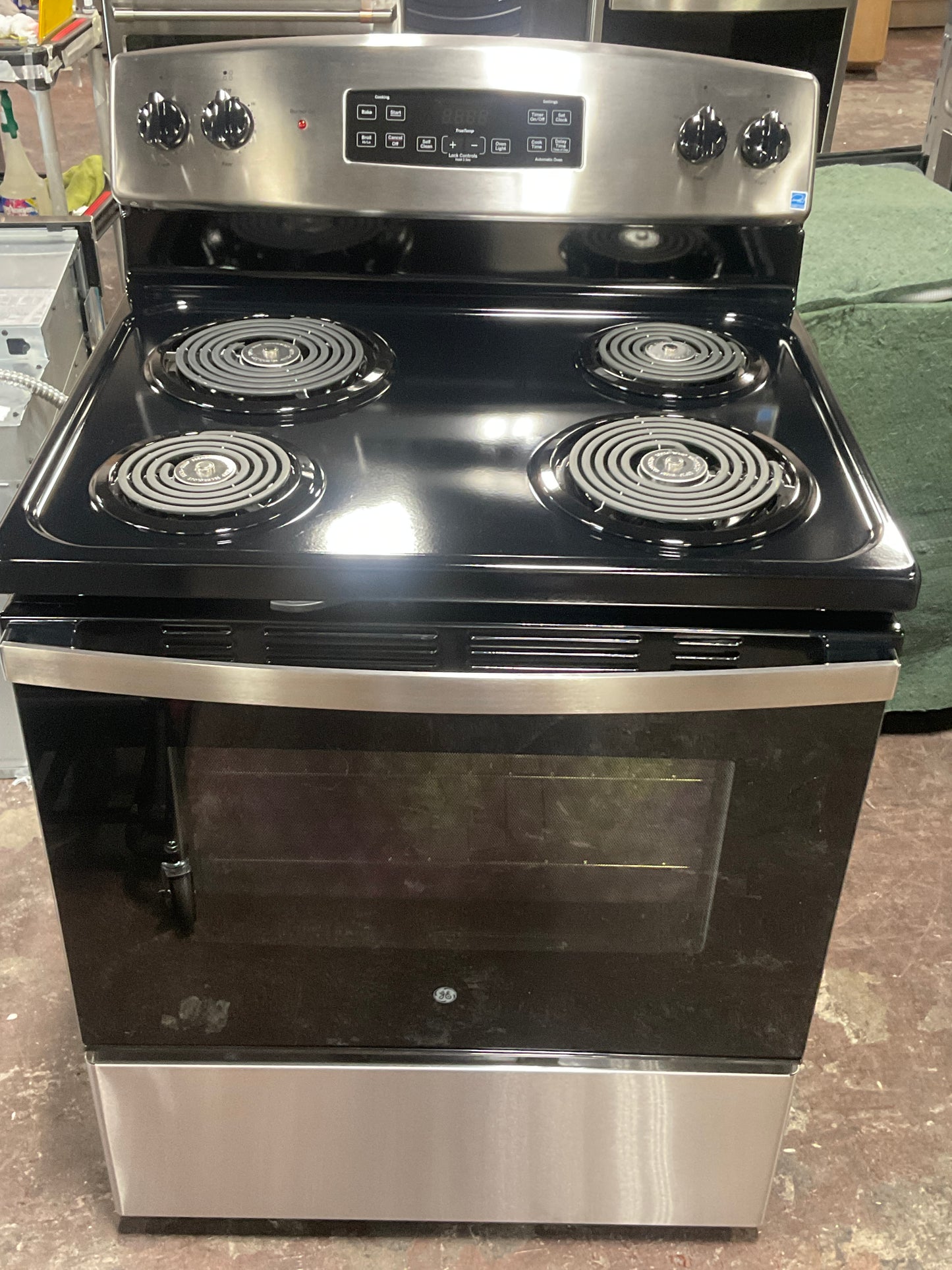 Front view, oven-door closed