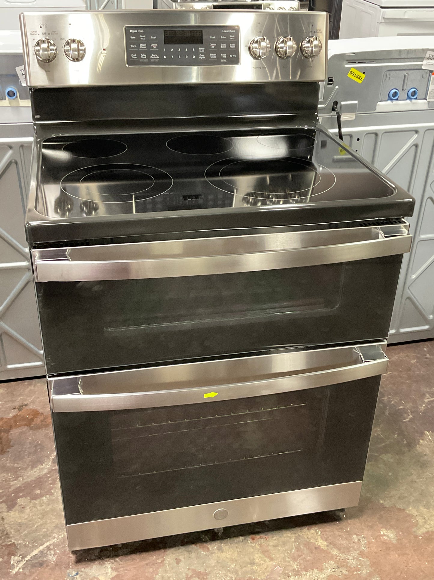 Front view, oven-door closed