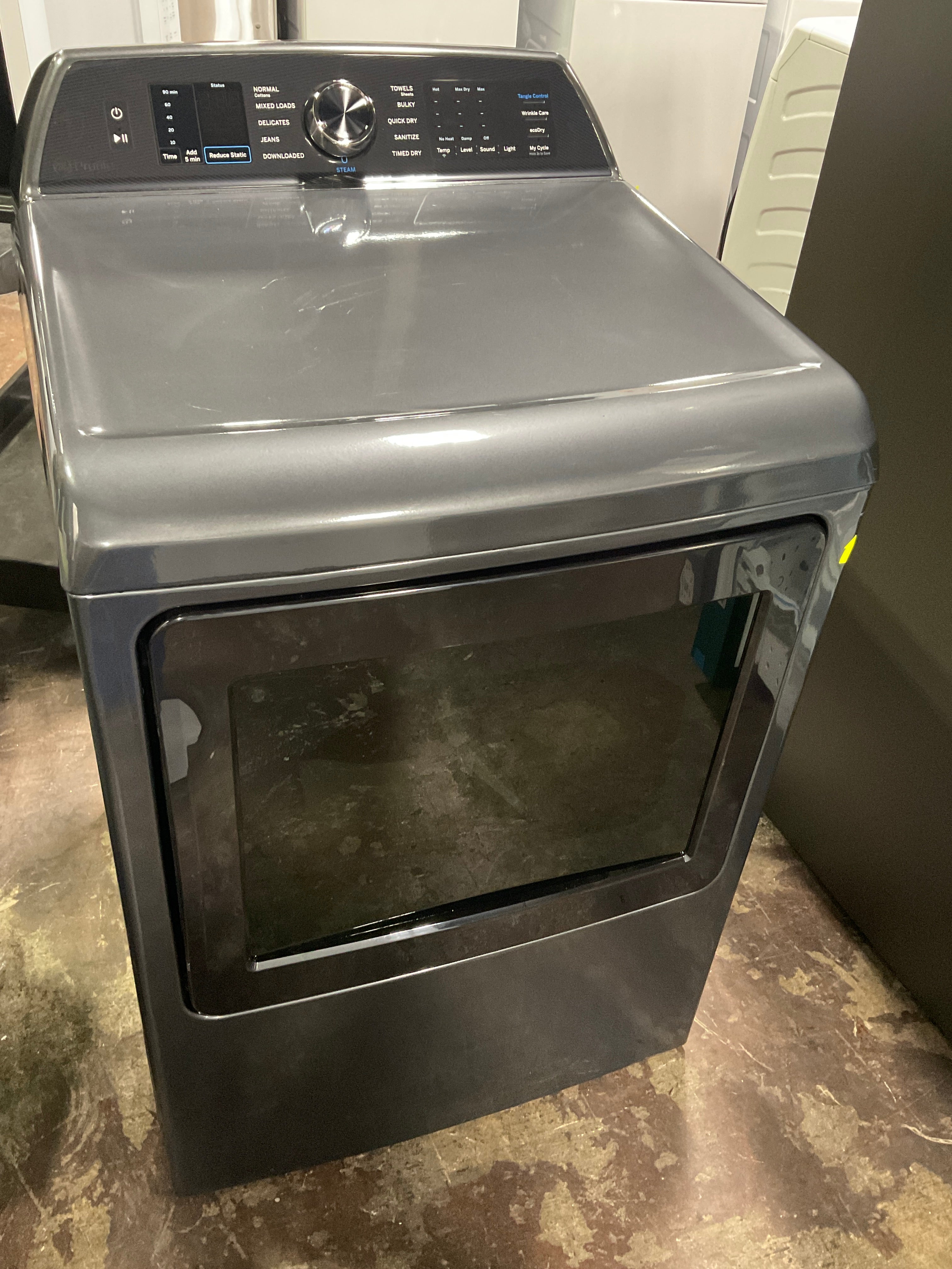 Front view, door closed