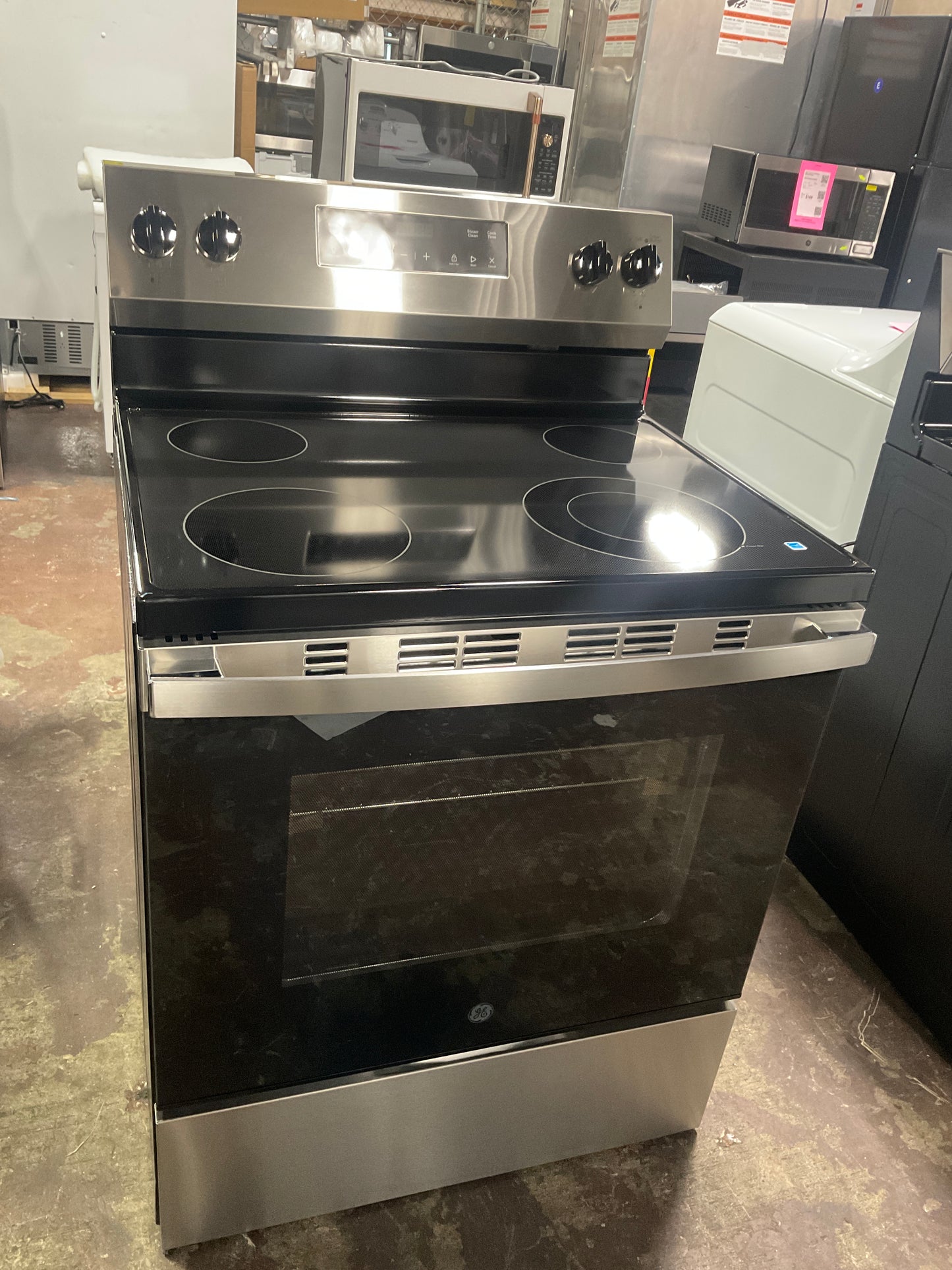 Front view, oven-door closed