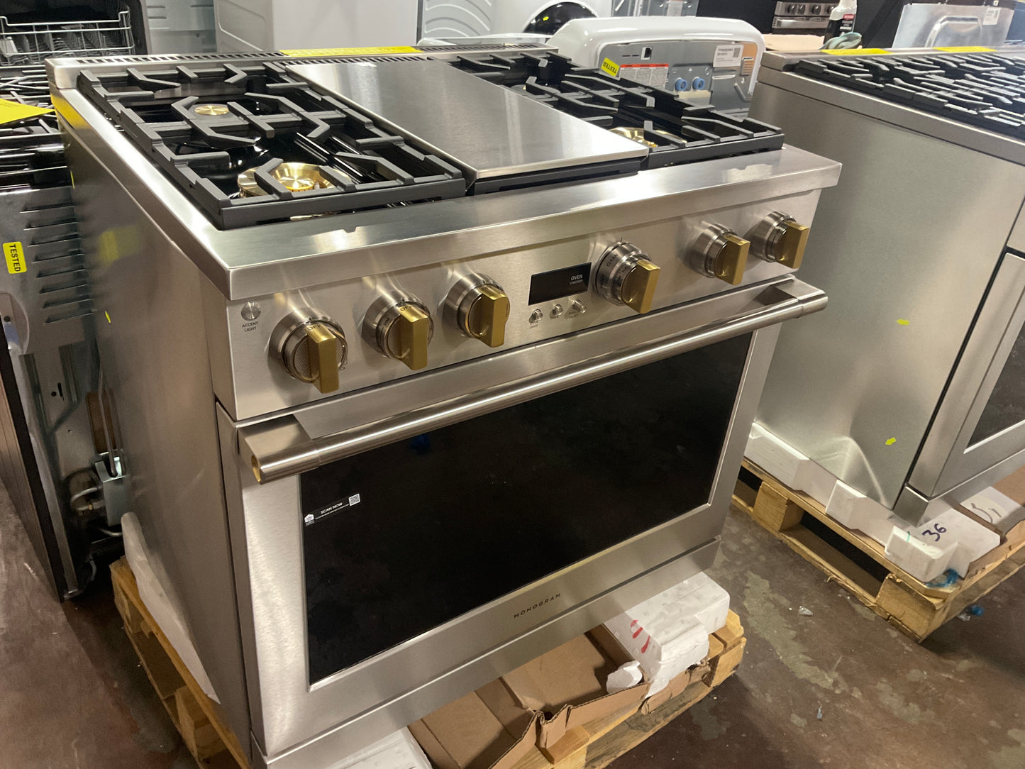 Front view, oven-door closed
