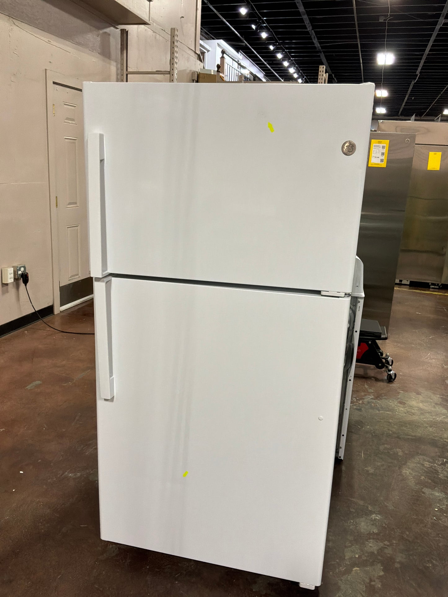 Front view, door closed