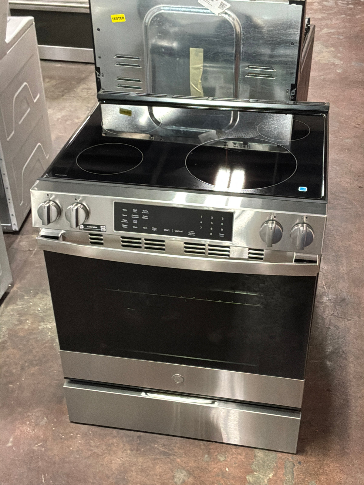 Front view, oven-door closed